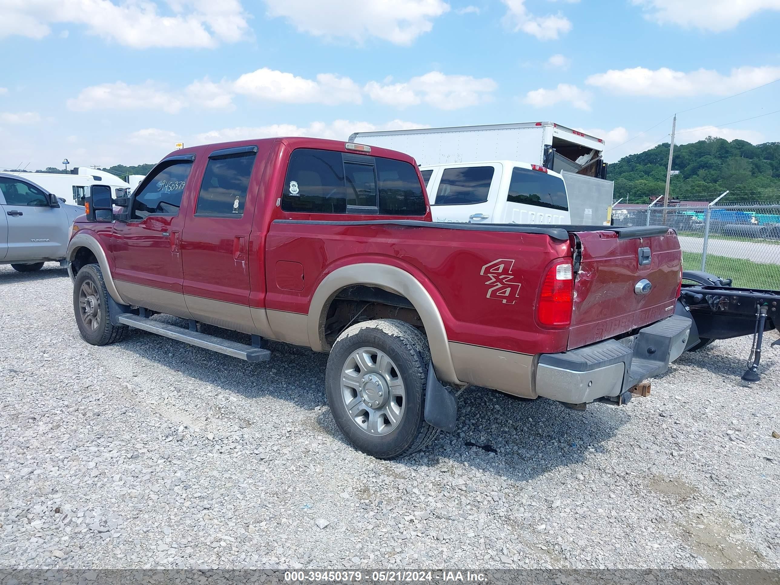 Photo 2 VIN: 1FT8W3B68DEB51357 - FORD F350 