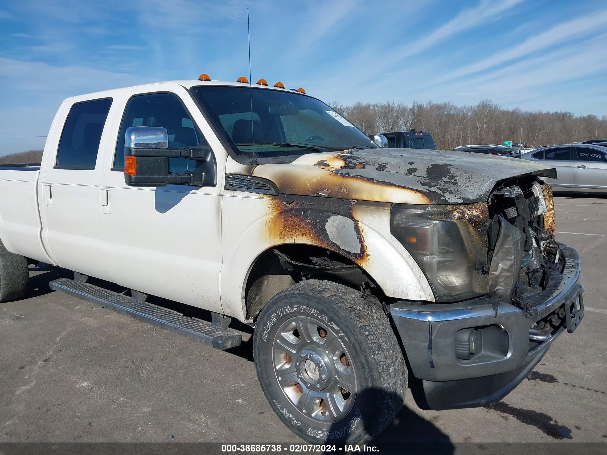 Photo 12 VIN: 1FT8W3B68DEB91843 - FORD F350 