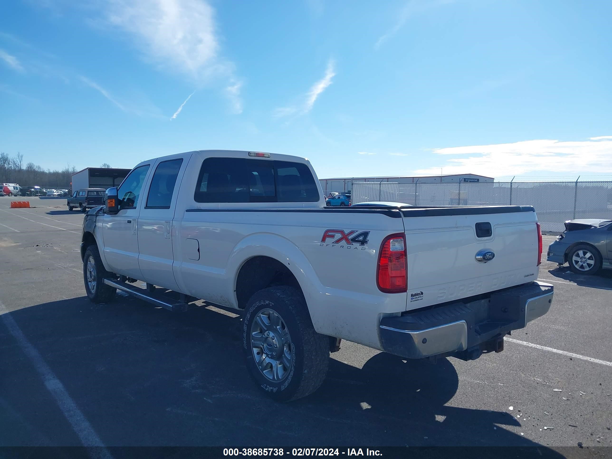 Photo 2 VIN: 1FT8W3B68DEB91843 - FORD F350 