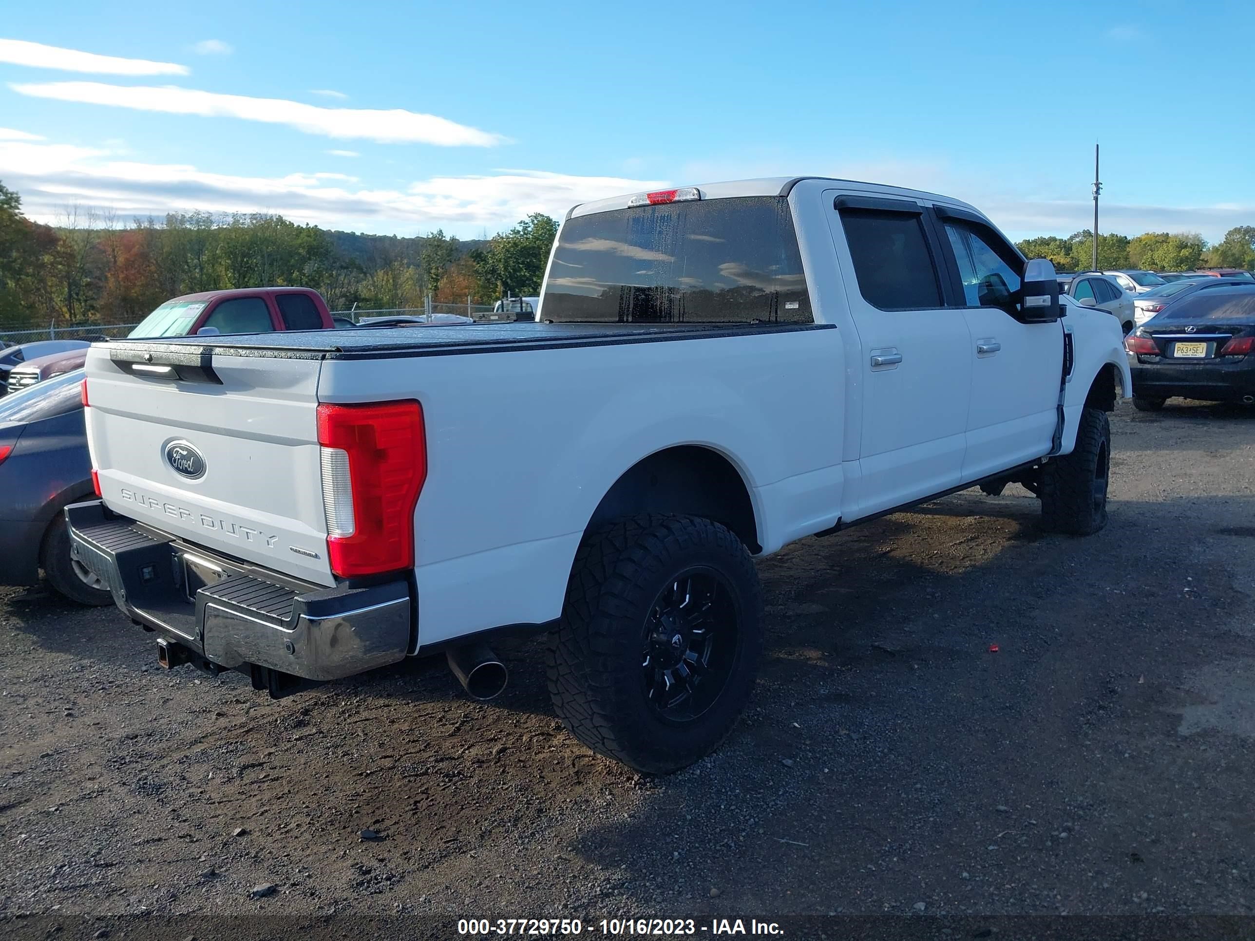 Photo 2 VIN: 1FT8W3B6XHED14581 - FORD F350 