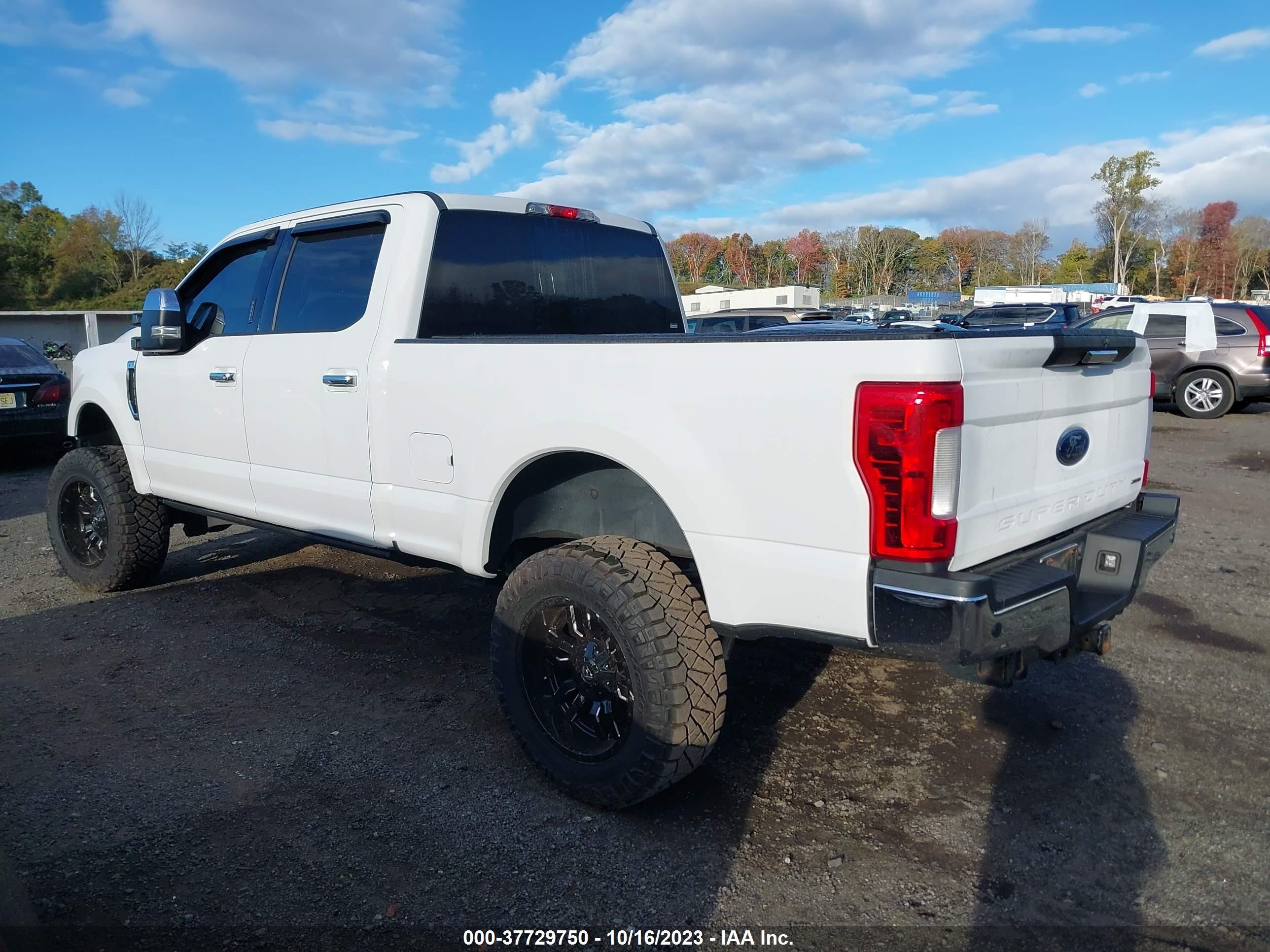 Photo 3 VIN: 1FT8W3B6XHED14581 - FORD F350 