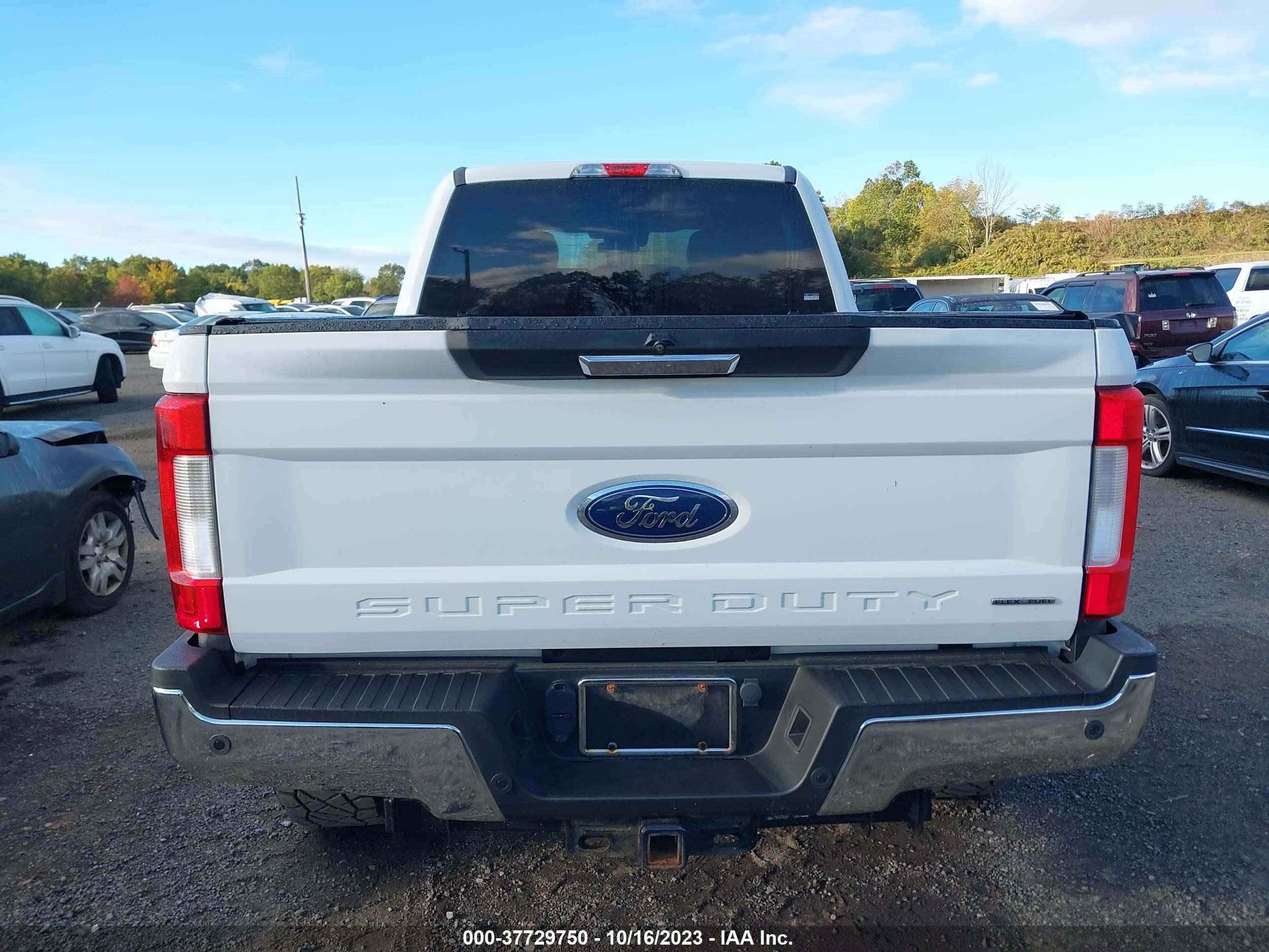 Photo 6 VIN: 1FT8W3B6XHED14581 - FORD F350 