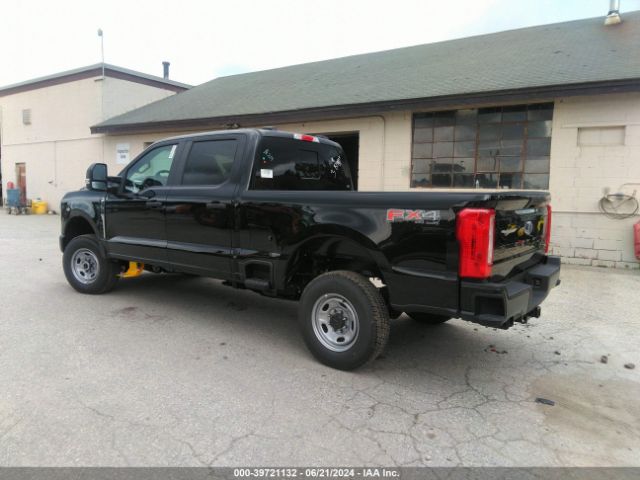 Photo 2 VIN: 1FT8W3BA0RED58191 - FORD F-350 