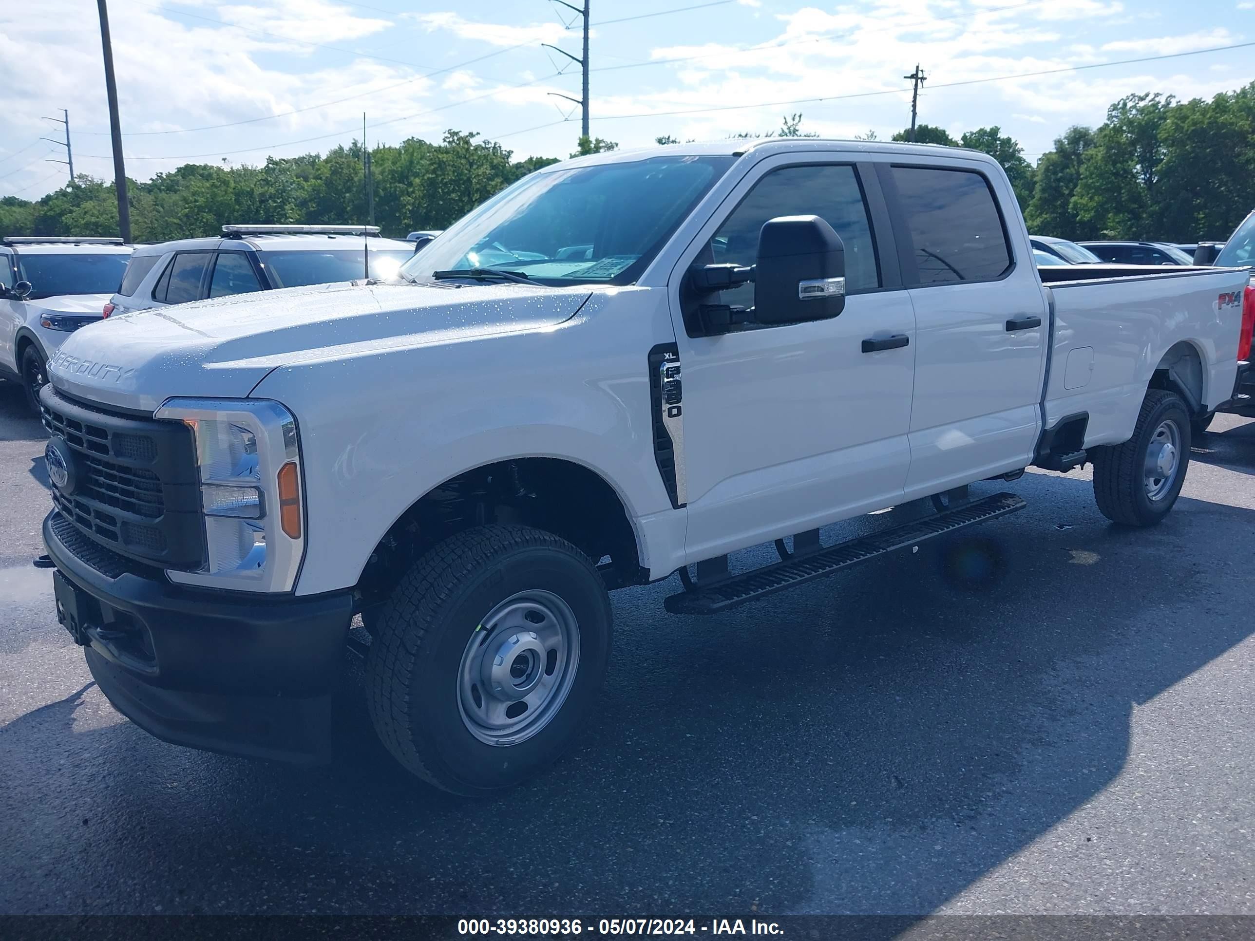 Photo 1 VIN: 1FT8W3BA0RED65951 - FORD F350 