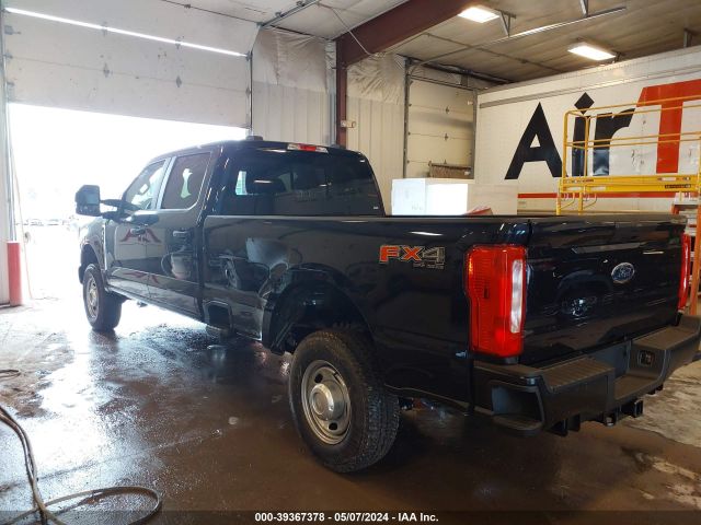 Photo 2 VIN: 1FT8W3BA1RED66557 - FORD F-350 