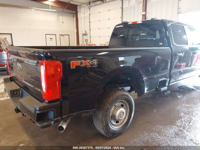 Photo 3 VIN: 1FT8W3BA1RED66557 - FORD F-350 