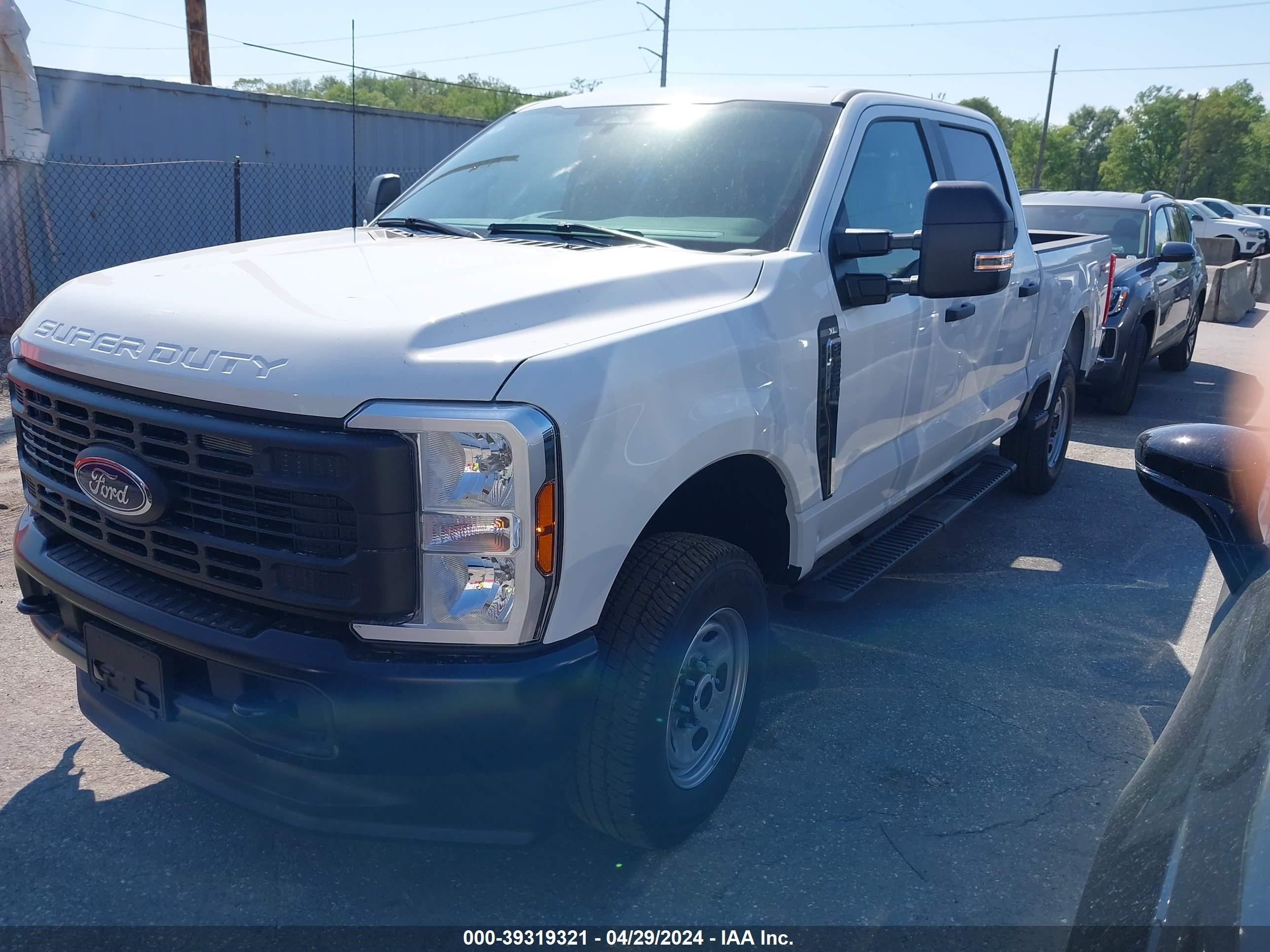 Photo 1 VIN: 1FT8W3BA1RED77025 - FORD F350 