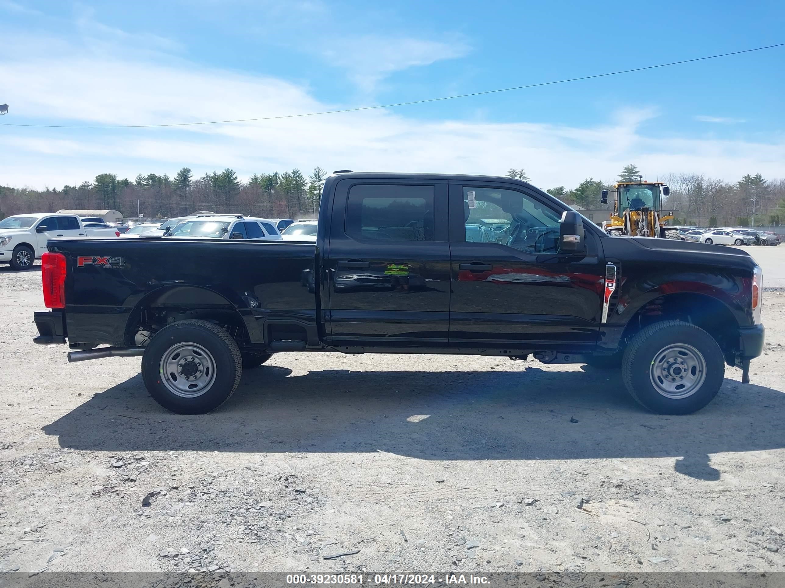 Photo 11 VIN: 1FT8W3BA2RED59097 - FORD F350 