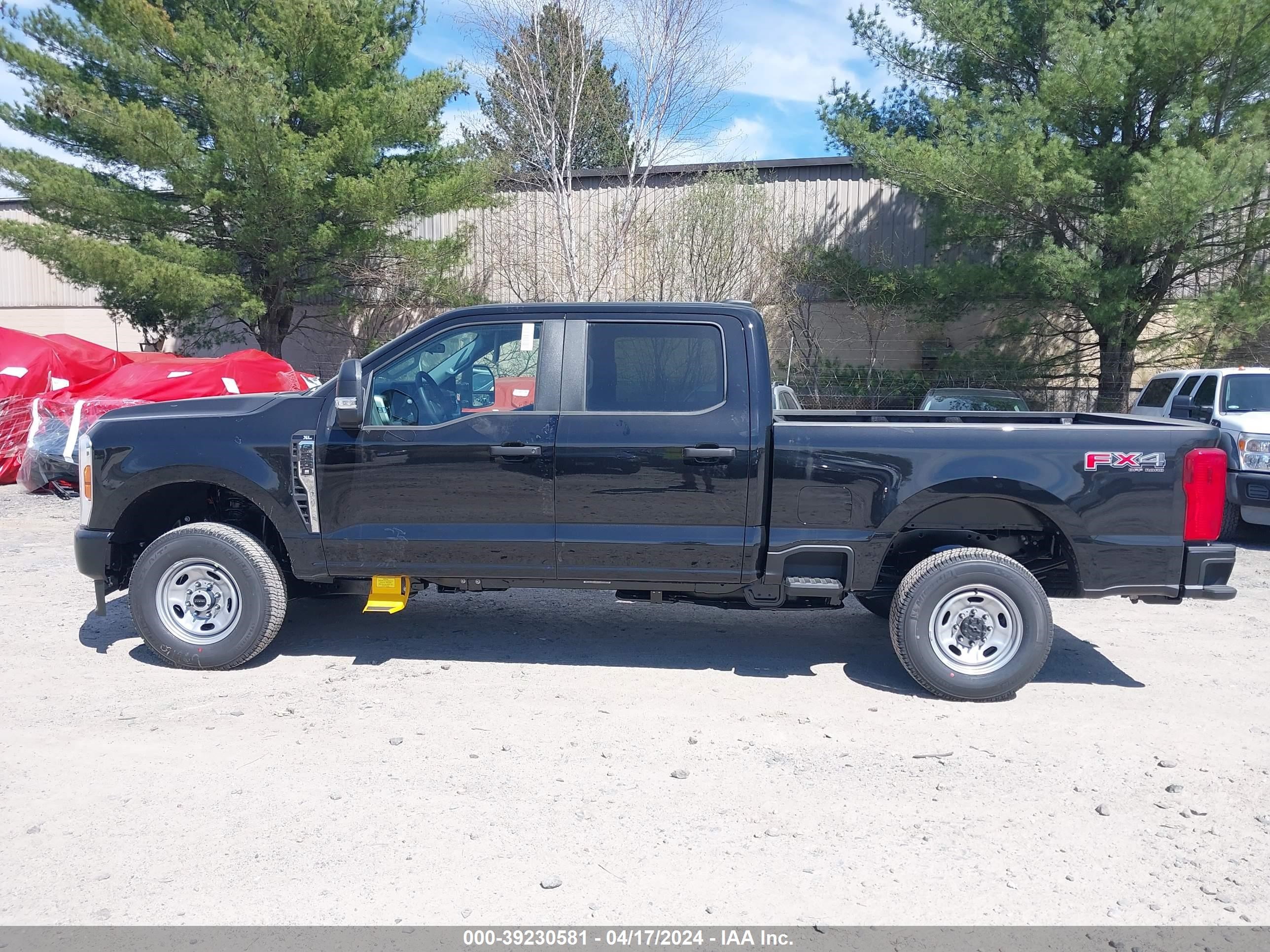 Photo 12 VIN: 1FT8W3BA2RED59097 - FORD F350 