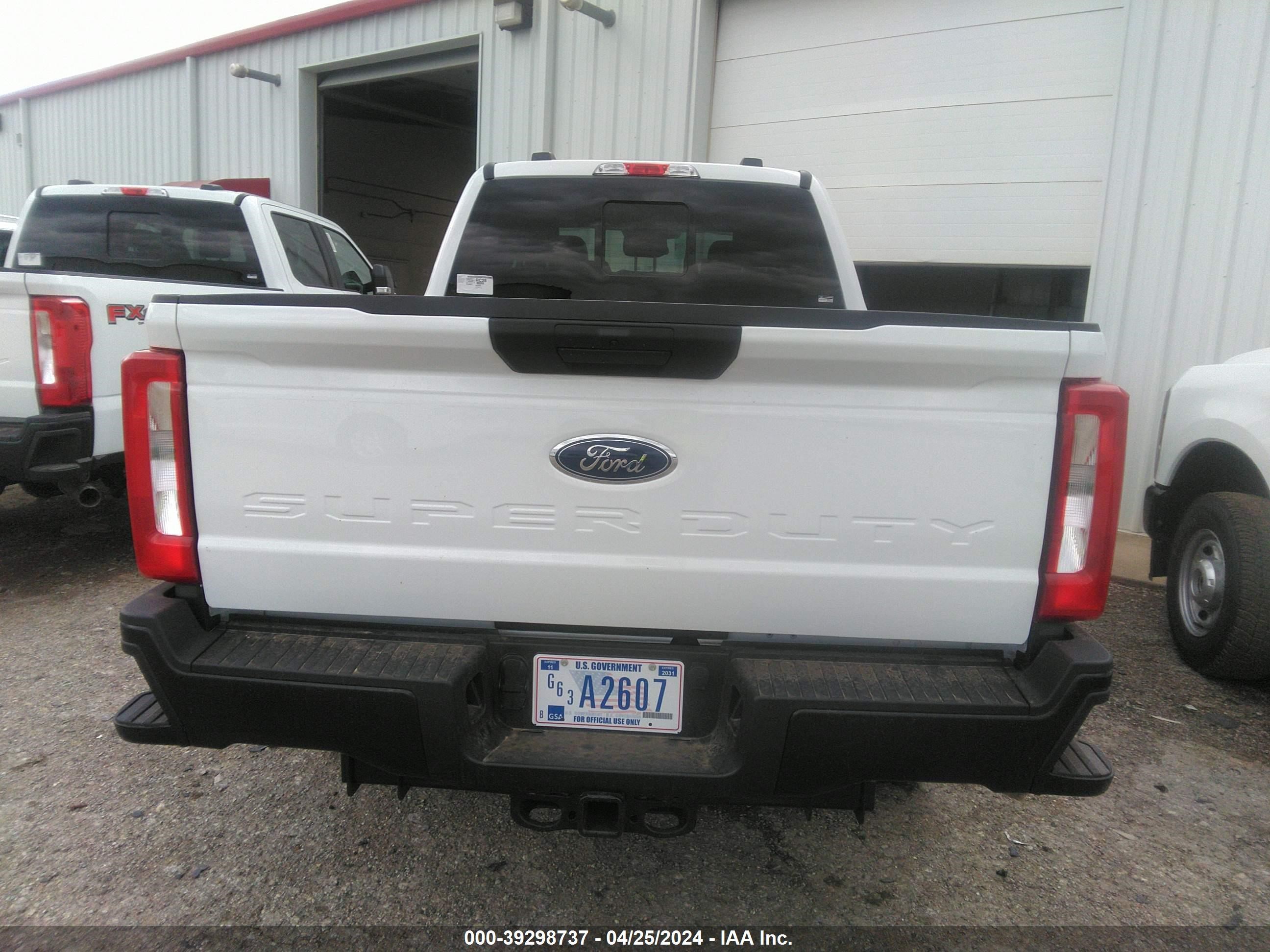 Photo 13 VIN: 1FT8W3BA2RED60265 - FORD F350 