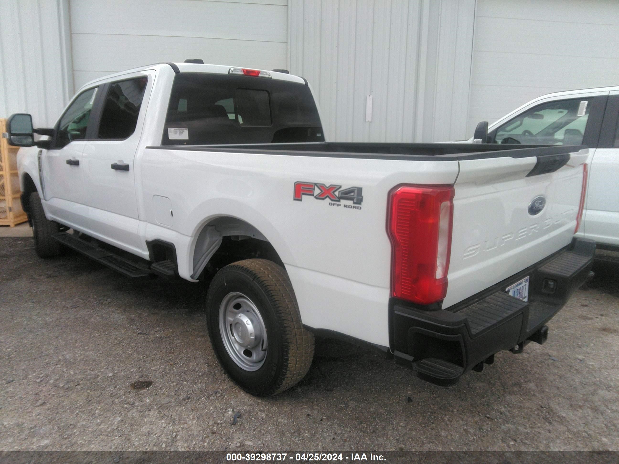 Photo 2 VIN: 1FT8W3BA2RED60265 - FORD F350 