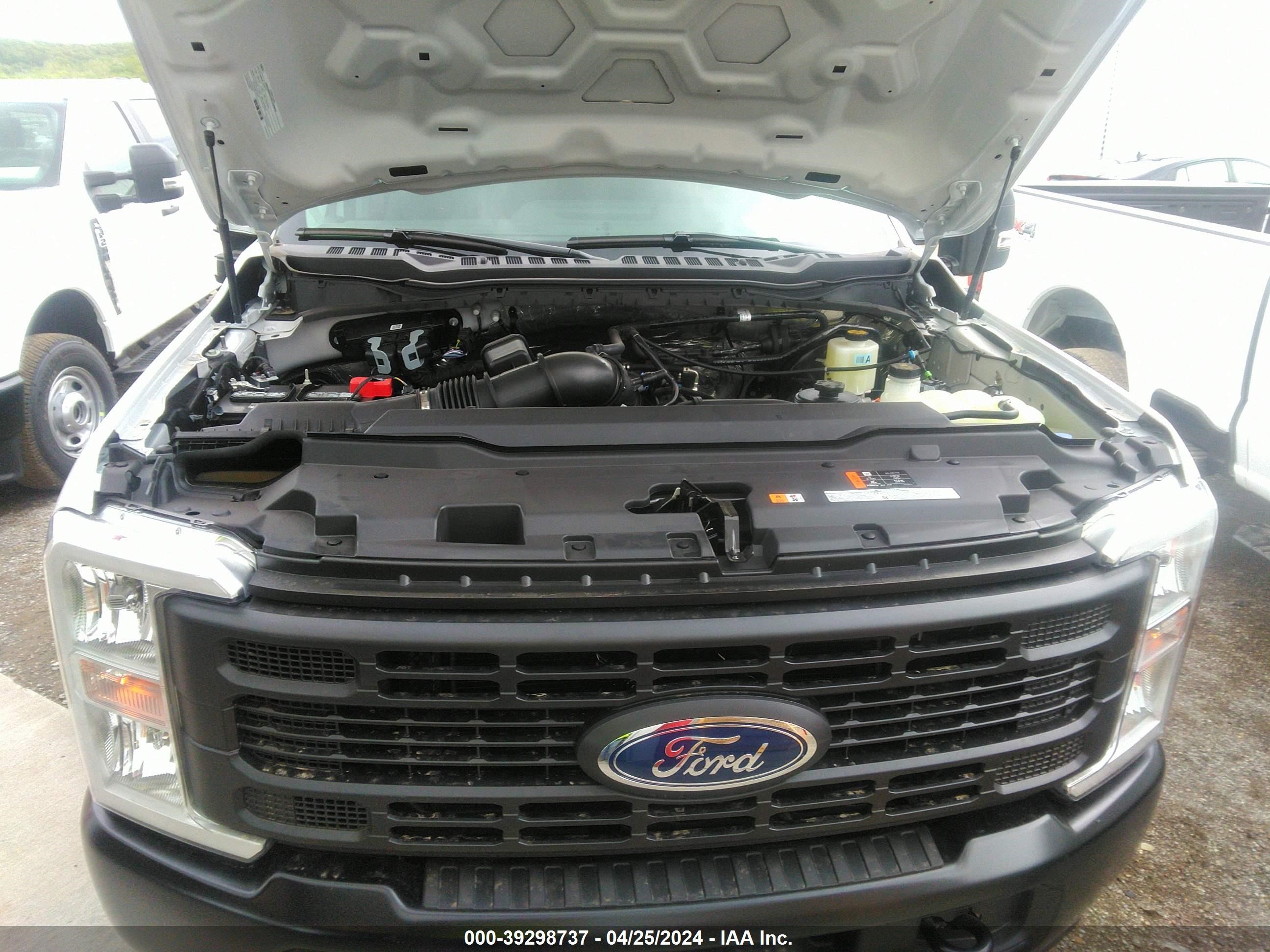 Photo 8 VIN: 1FT8W3BA2RED60265 - FORD F350 