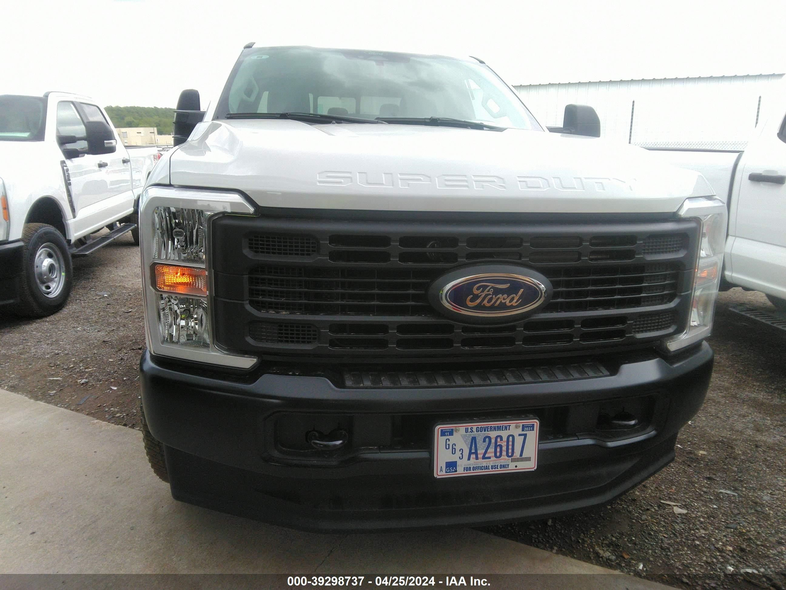 Photo 9 VIN: 1FT8W3BA2RED60265 - FORD F350 