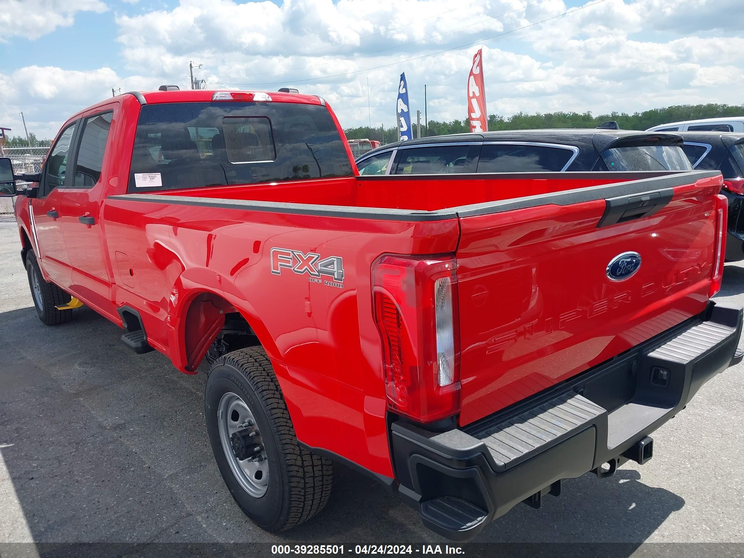 Photo 2 VIN: 1FT8W3BA2RED72514 - FORD F350 