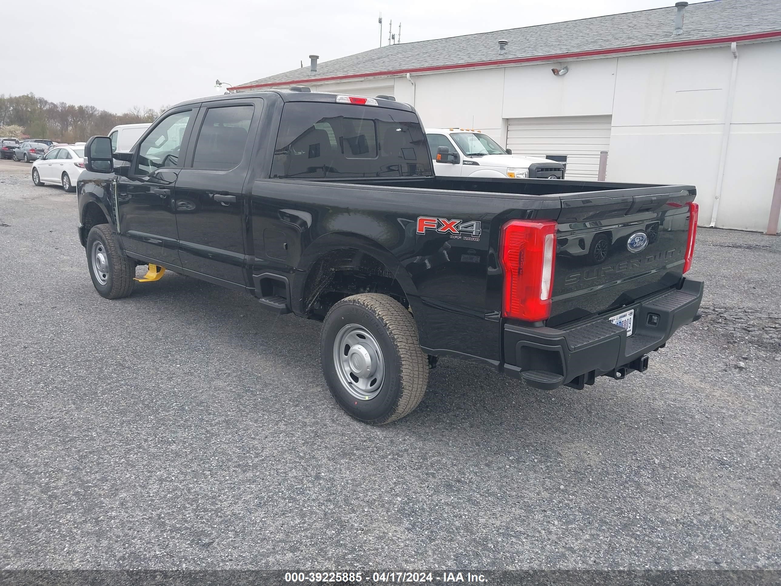 Photo 2 VIN: 1FT8W3BA3RED53616 - FORD F350 