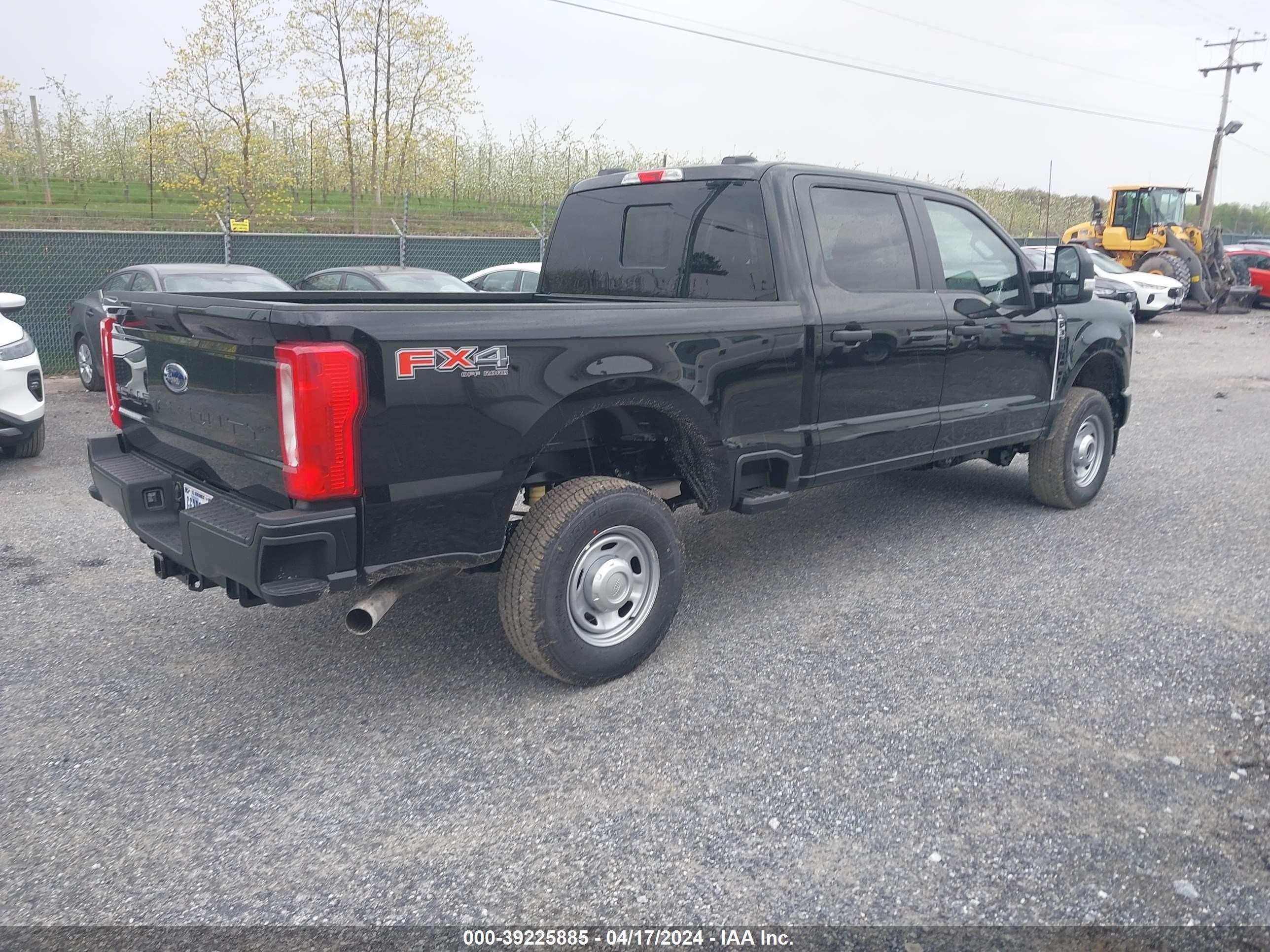 Photo 3 VIN: 1FT8W3BA3RED53616 - FORD F350 