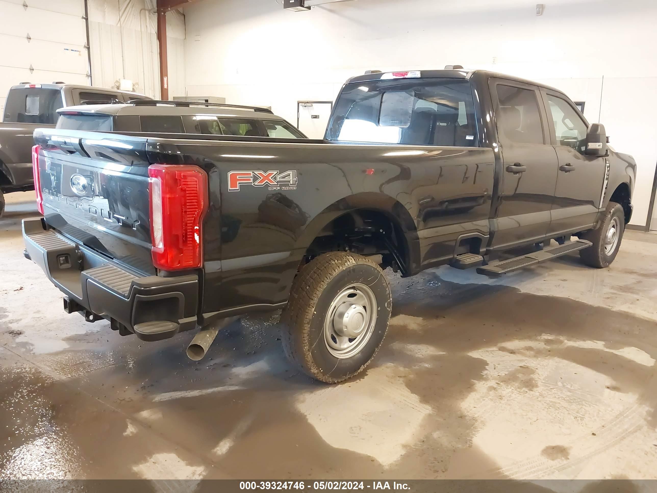 Photo 3 VIN: 1FT8W3BA3RED69377 - FORD F350 