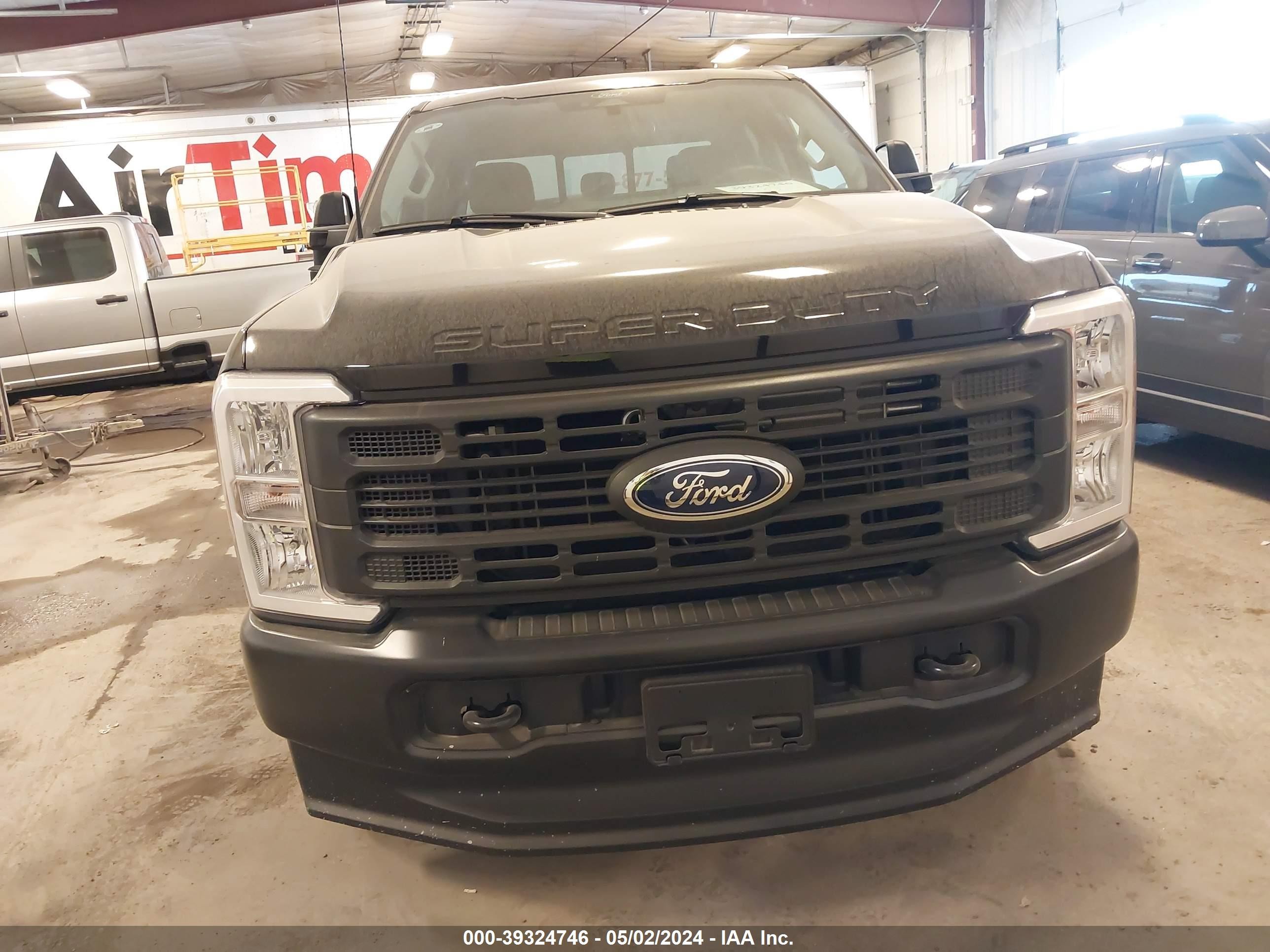 Photo 9 VIN: 1FT8W3BA3RED69377 - FORD F350 