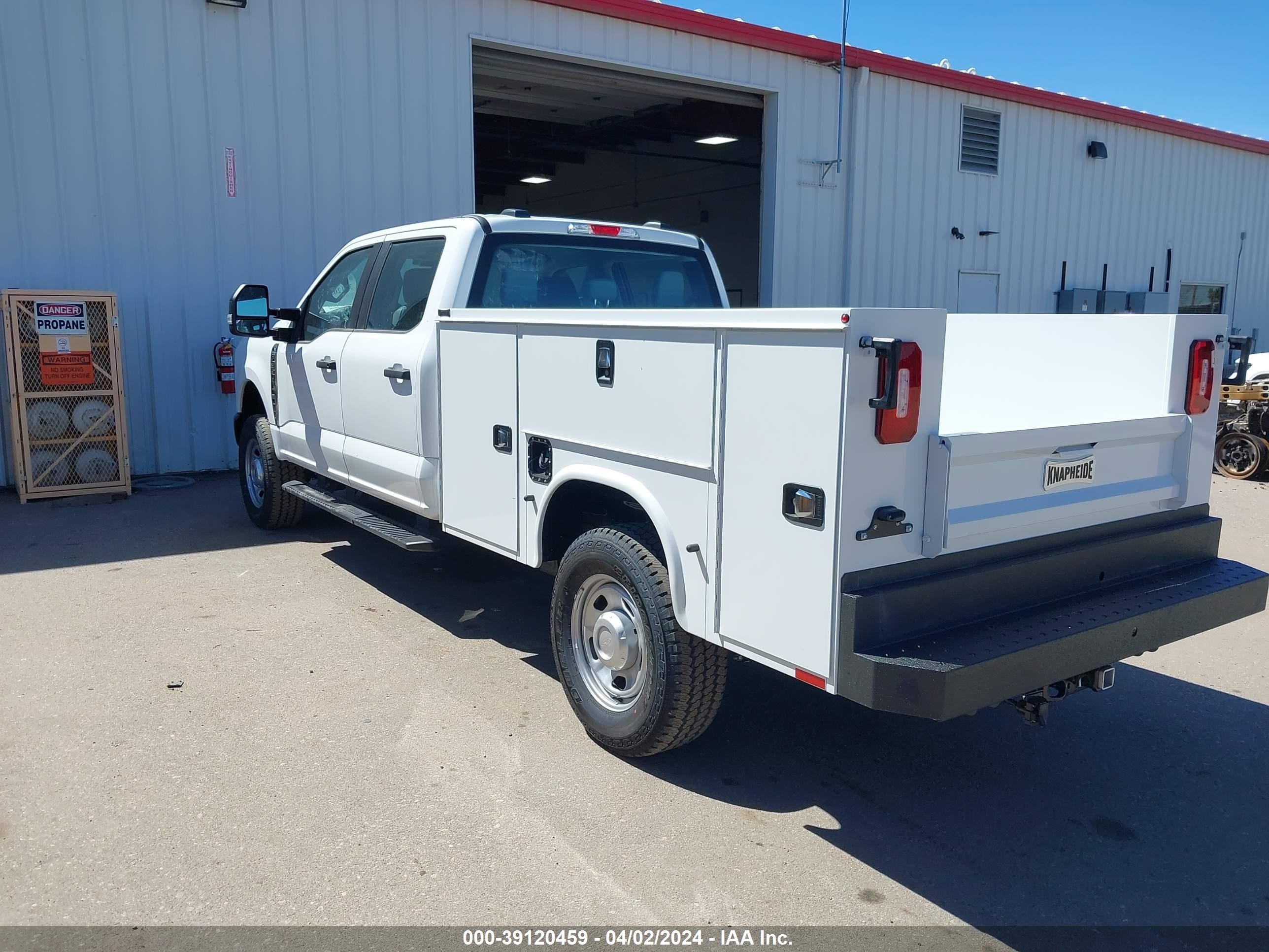 Photo 2 VIN: 1FT8W3BA5PEC36178 - FORD F350 