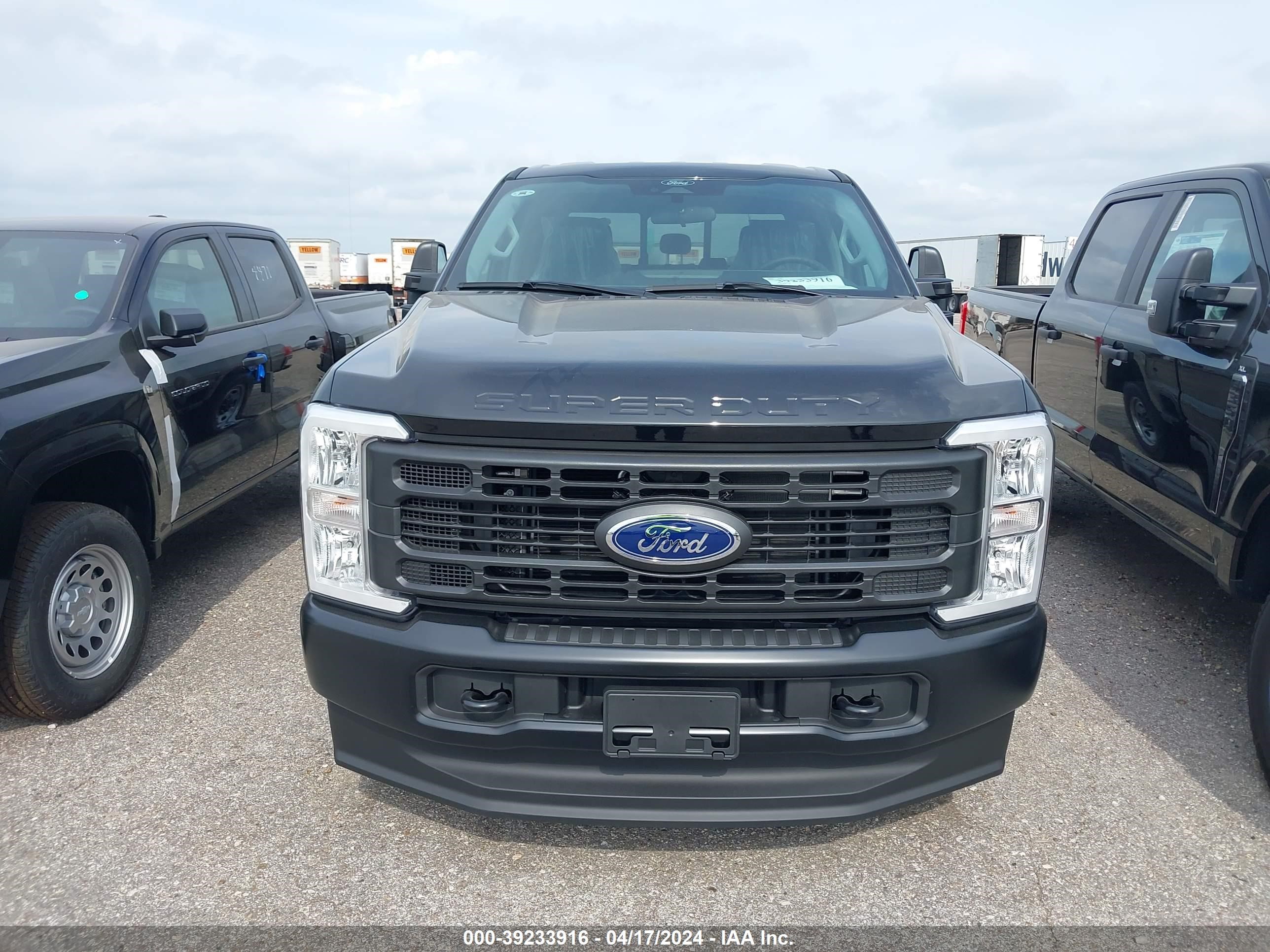 Photo 10 VIN: 1FT8W3BA8RED53577 - FORD F350 