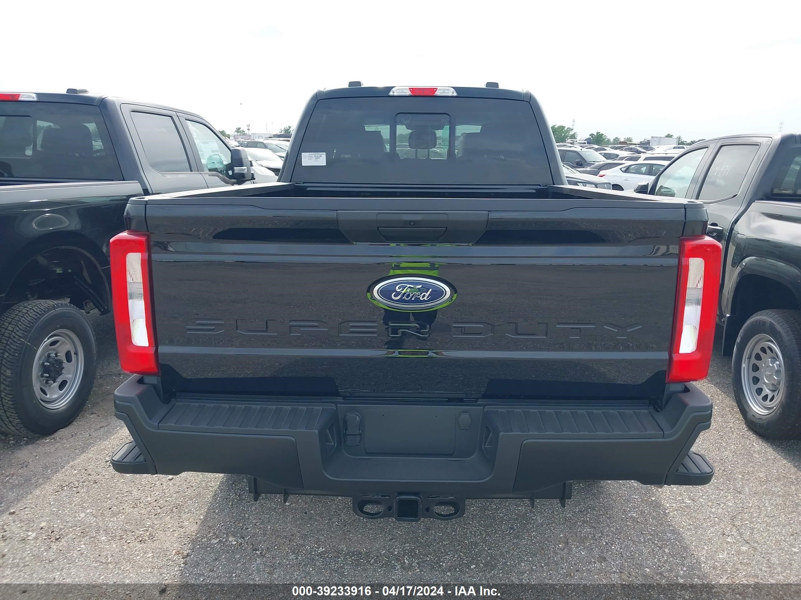 Photo 13 VIN: 1FT8W3BA8RED53577 - FORD F350 