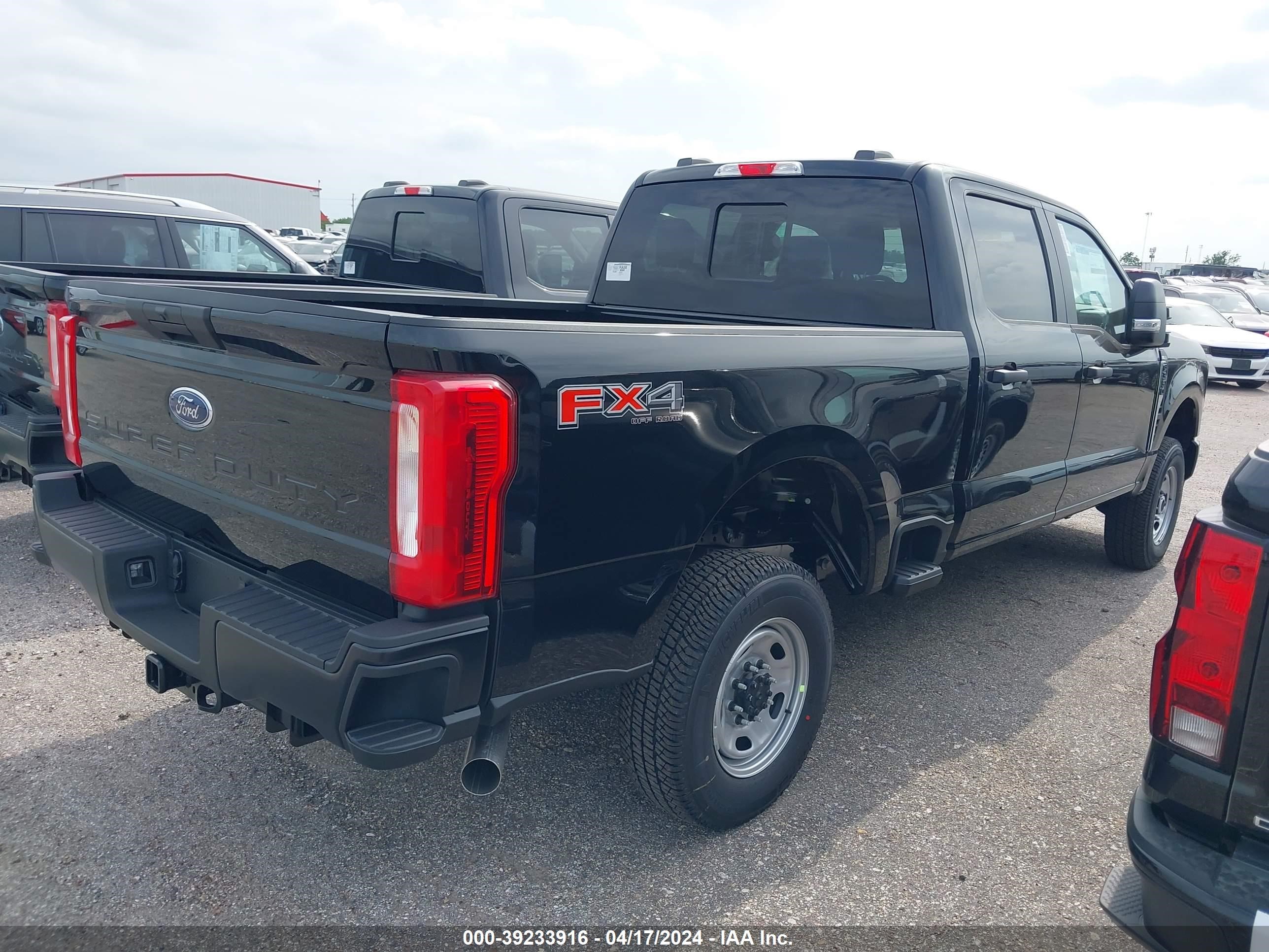 Photo 3 VIN: 1FT8W3BA8RED53577 - FORD F350 