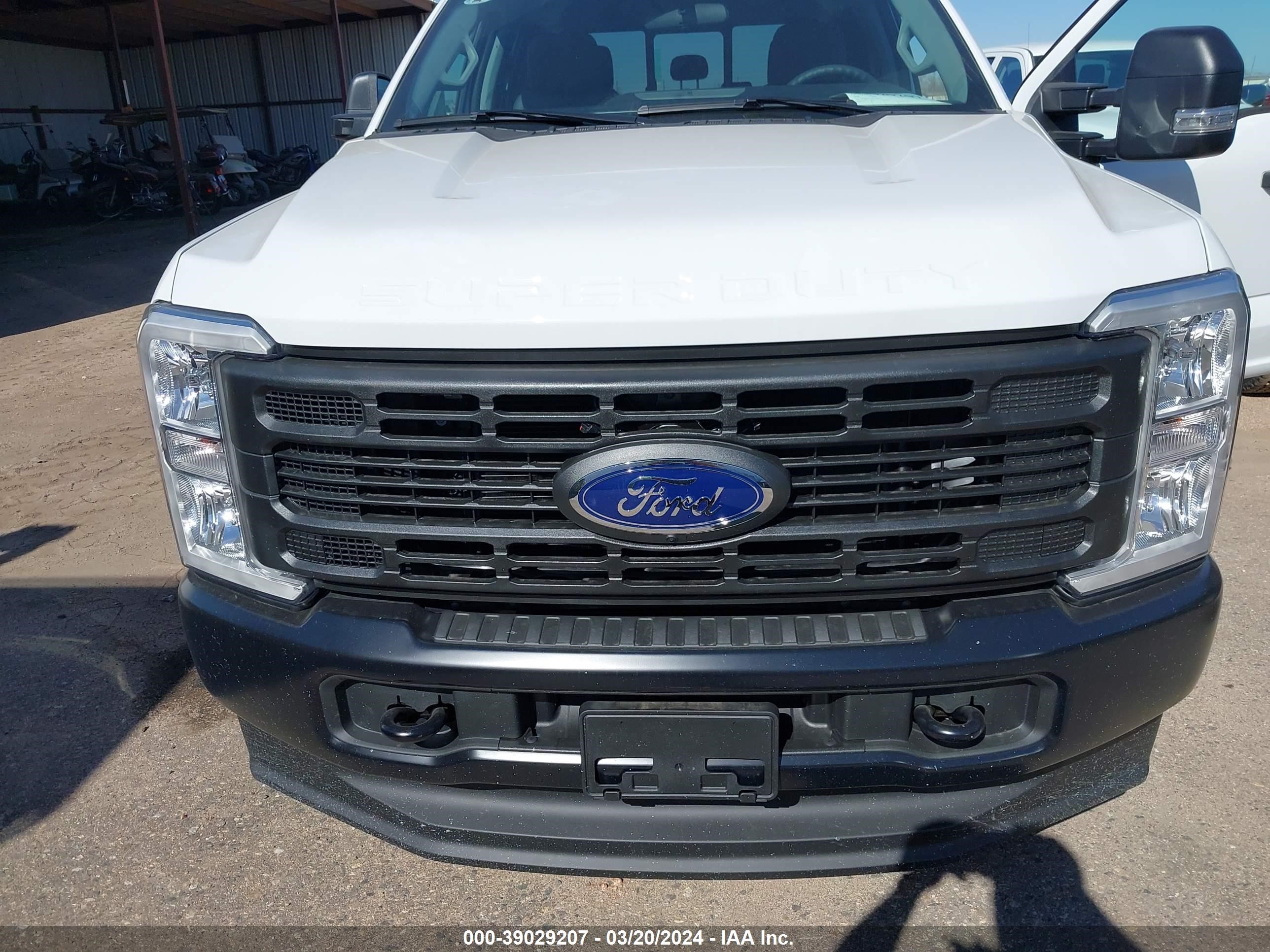 Photo 10 VIN: 1FT8W3BA9RED28624 - FORD F350 