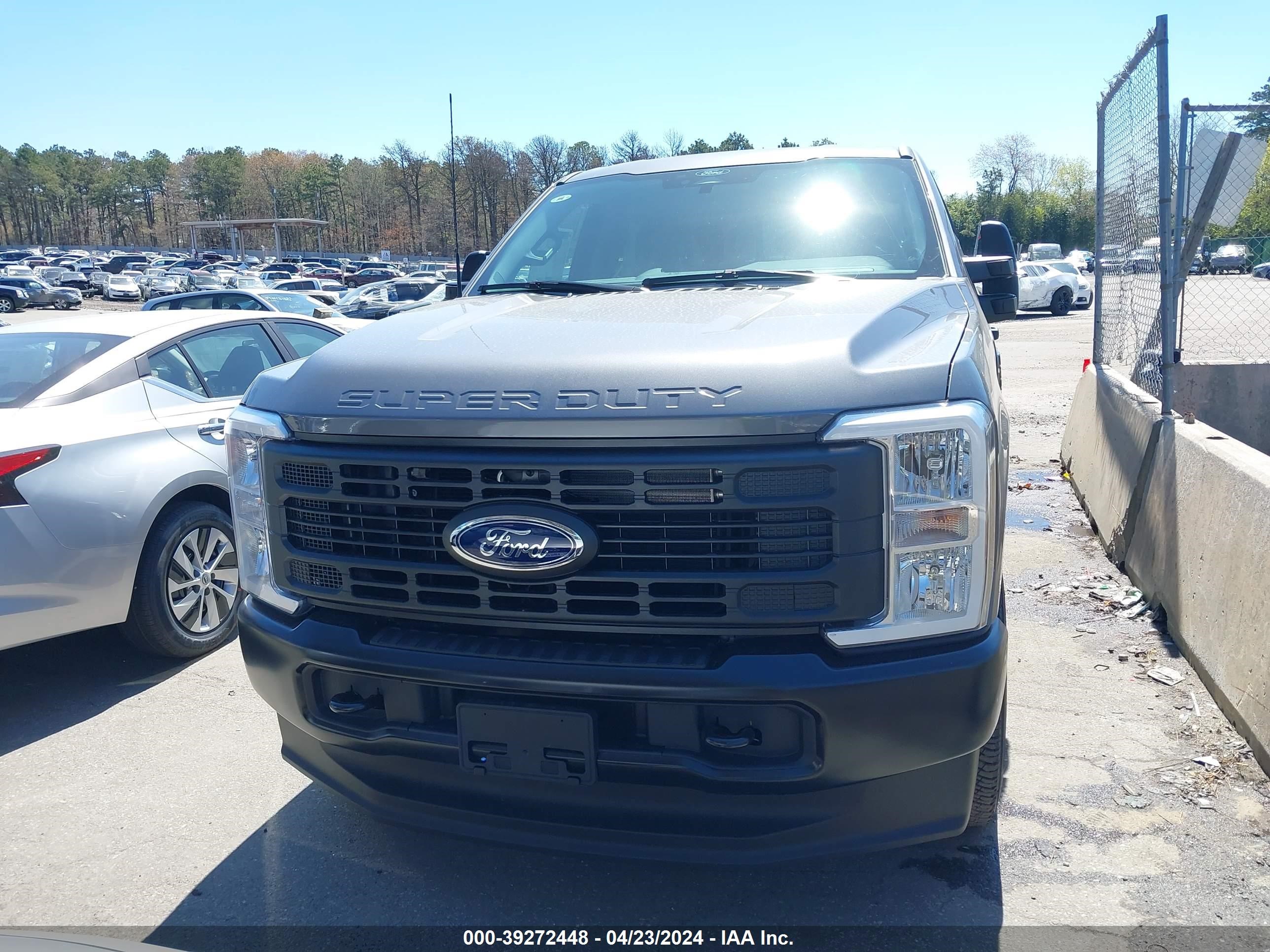 Photo 10 VIN: 1FT8W3BAXRED76407 - FORD F350 