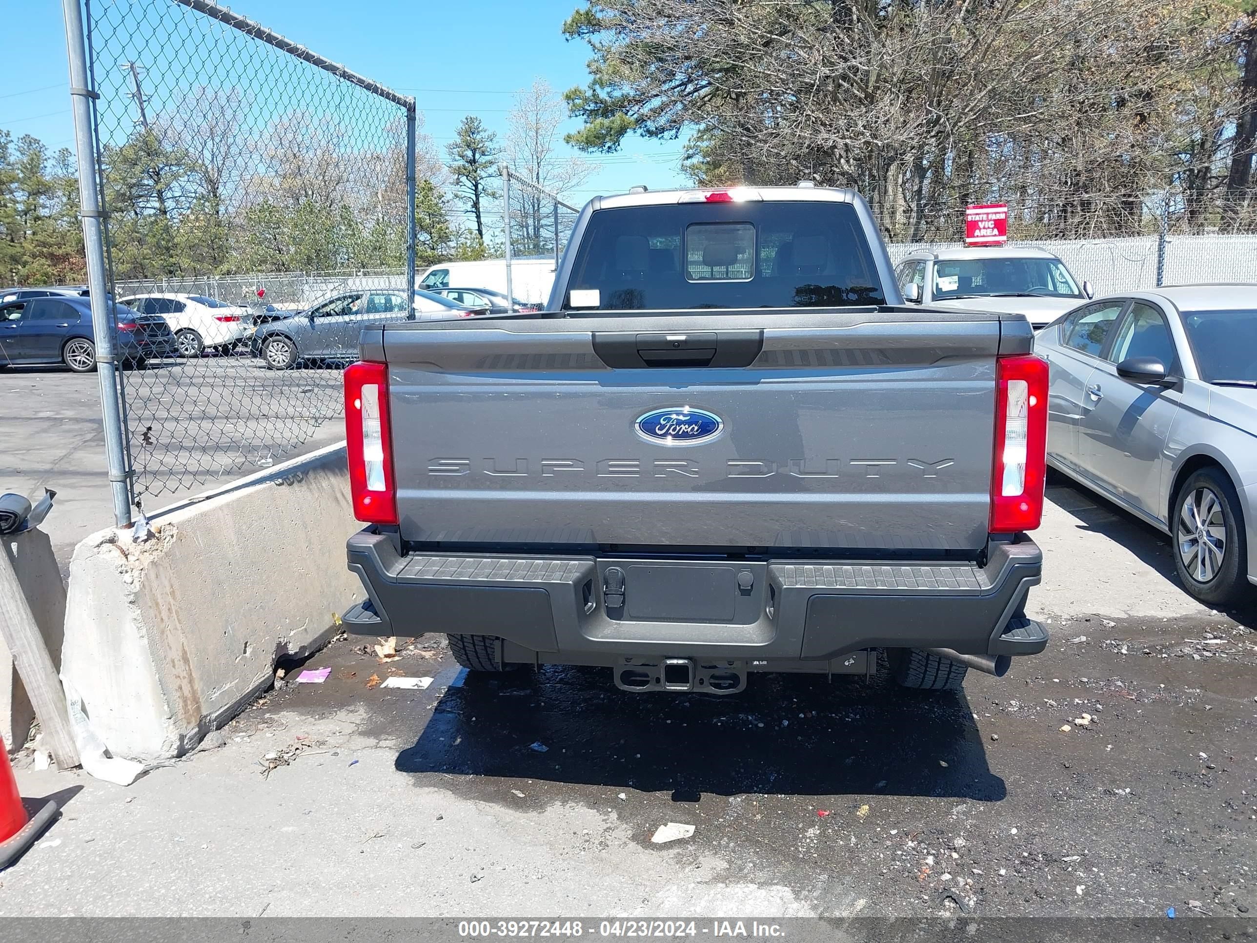 Photo 15 VIN: 1FT8W3BAXRED76407 - FORD F350 