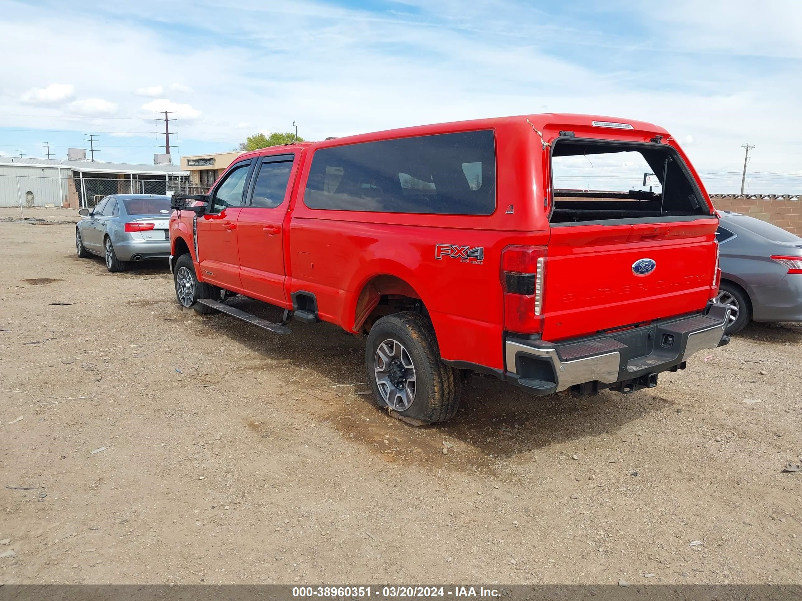 Photo 3 VIN: 1FT8W3BM1PEC99823 - FORD F-350 