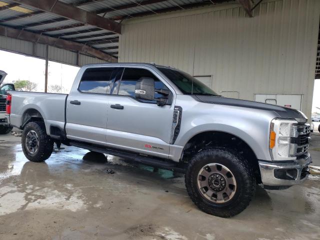 Photo 3 VIN: 1FT8W3BM4PED32331 - FORD F350 