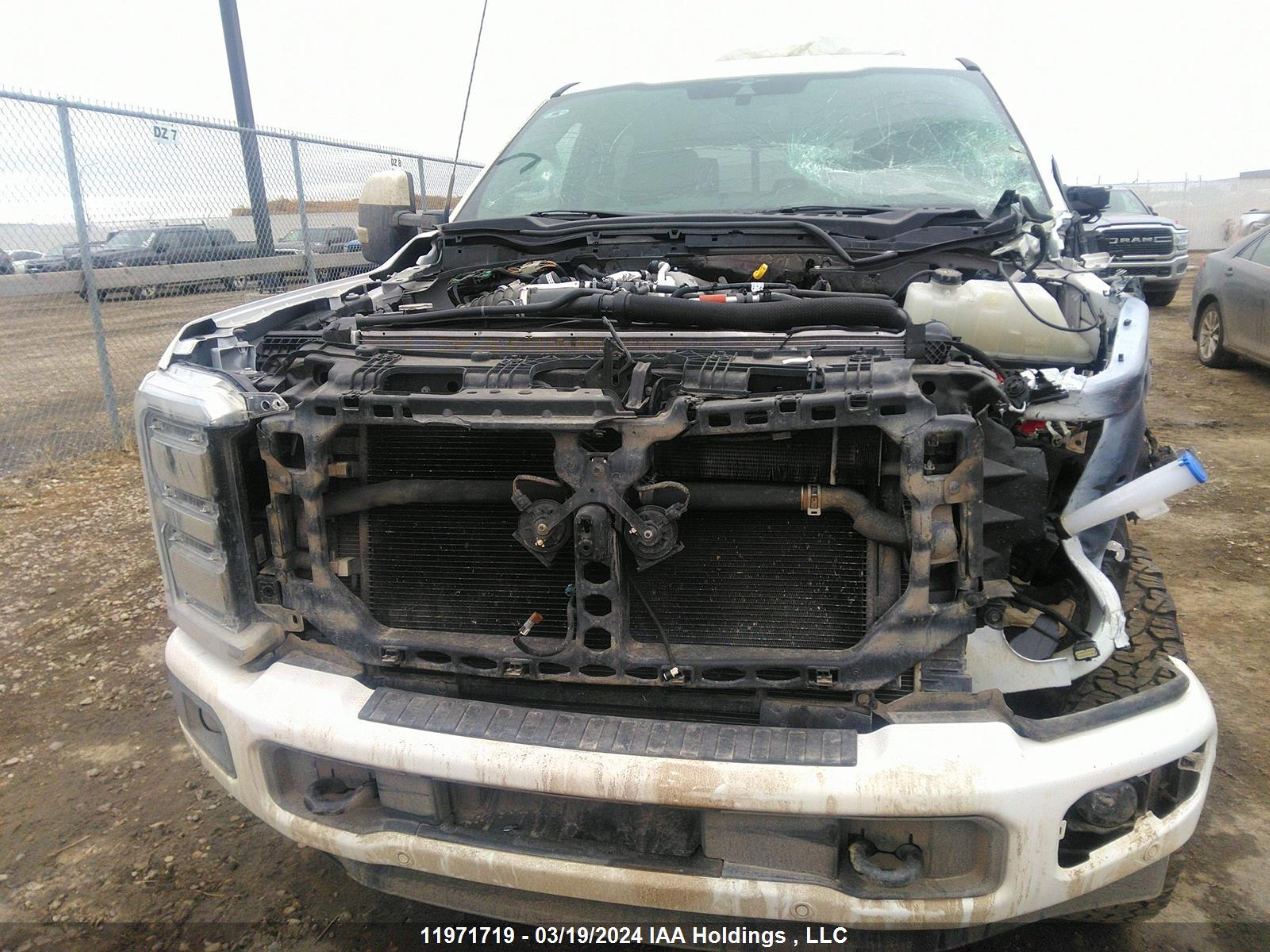 Photo 11 VIN: 1FT8W3BM5PED50420 - FORD F350 