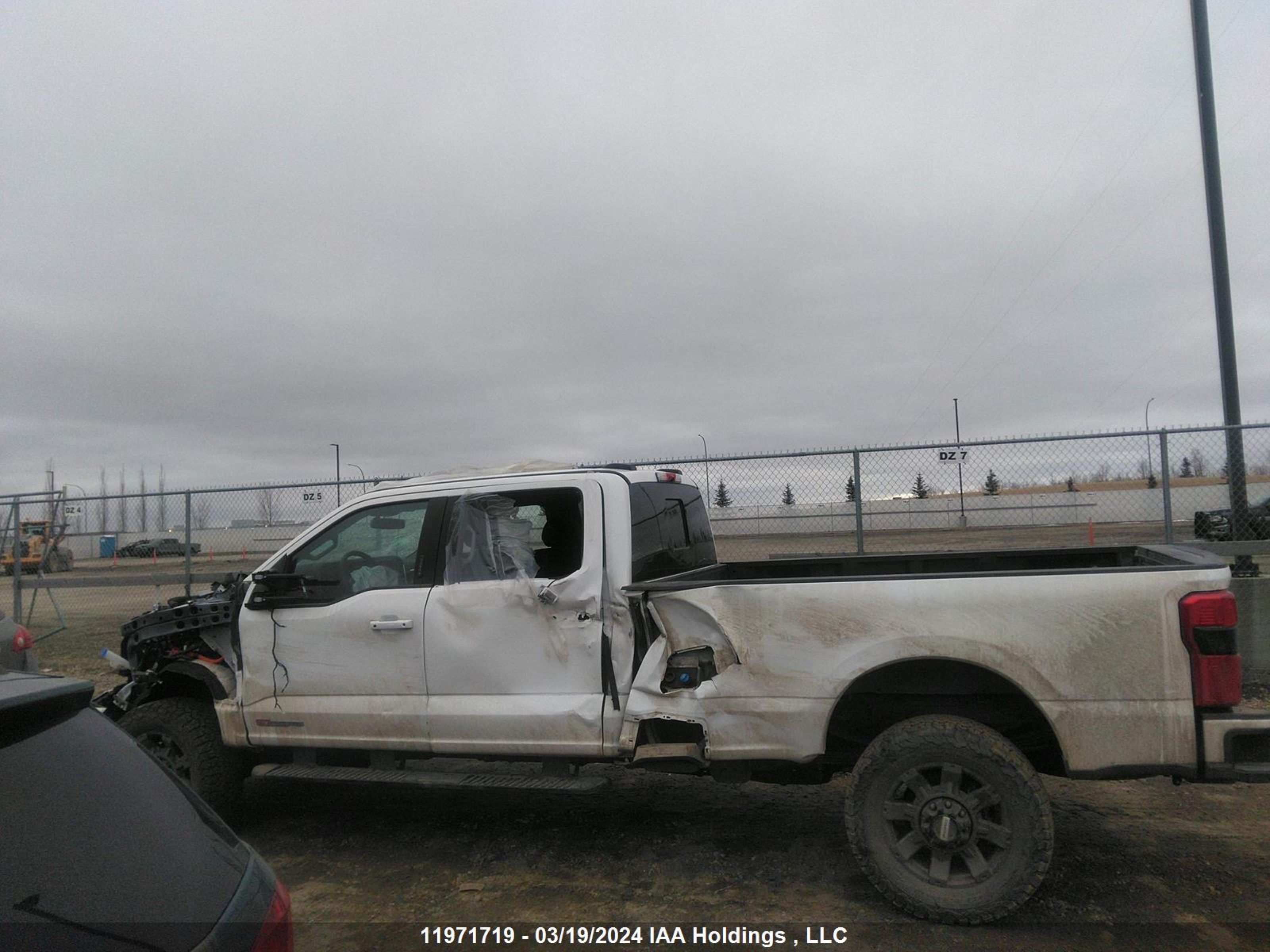 Photo 13 VIN: 1FT8W3BM5PED50420 - FORD F350 