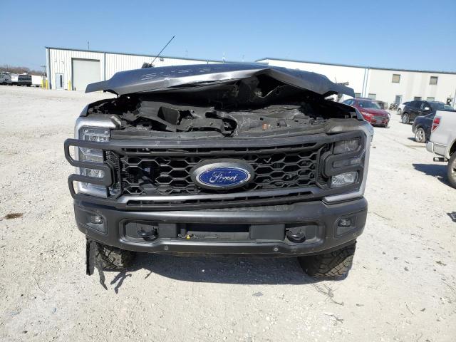 Photo 4 VIN: 1FT8W3BM7PED50399 - FORD F350 