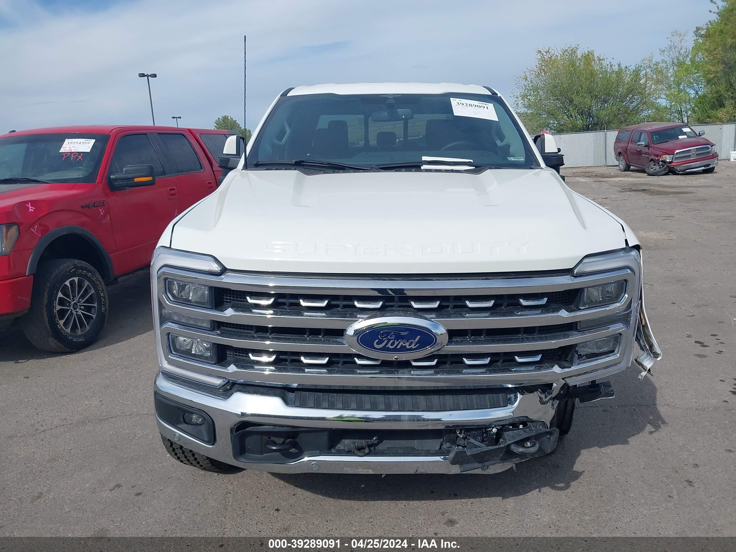 Photo 11 VIN: 1FT8W3BN8PEC88780 - FORD F350 