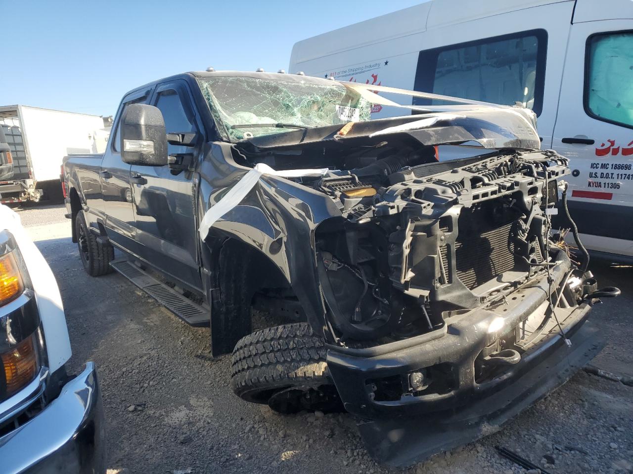 Photo 3 VIN: 1FT8W3BNXPEC39841 - FORD F350 