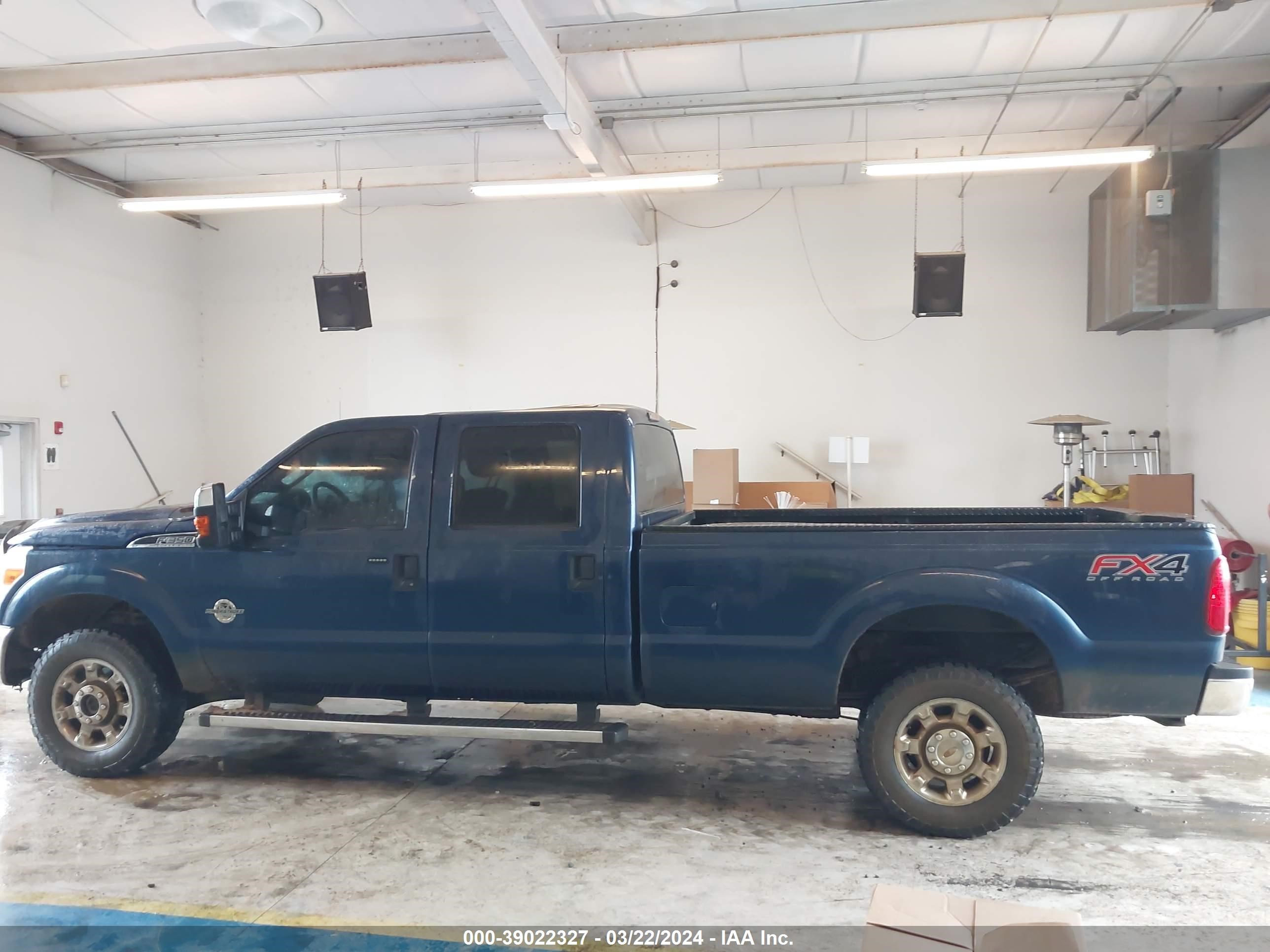 Photo 13 VIN: 1FT8W3BT0DEB17967 - FORD F350 