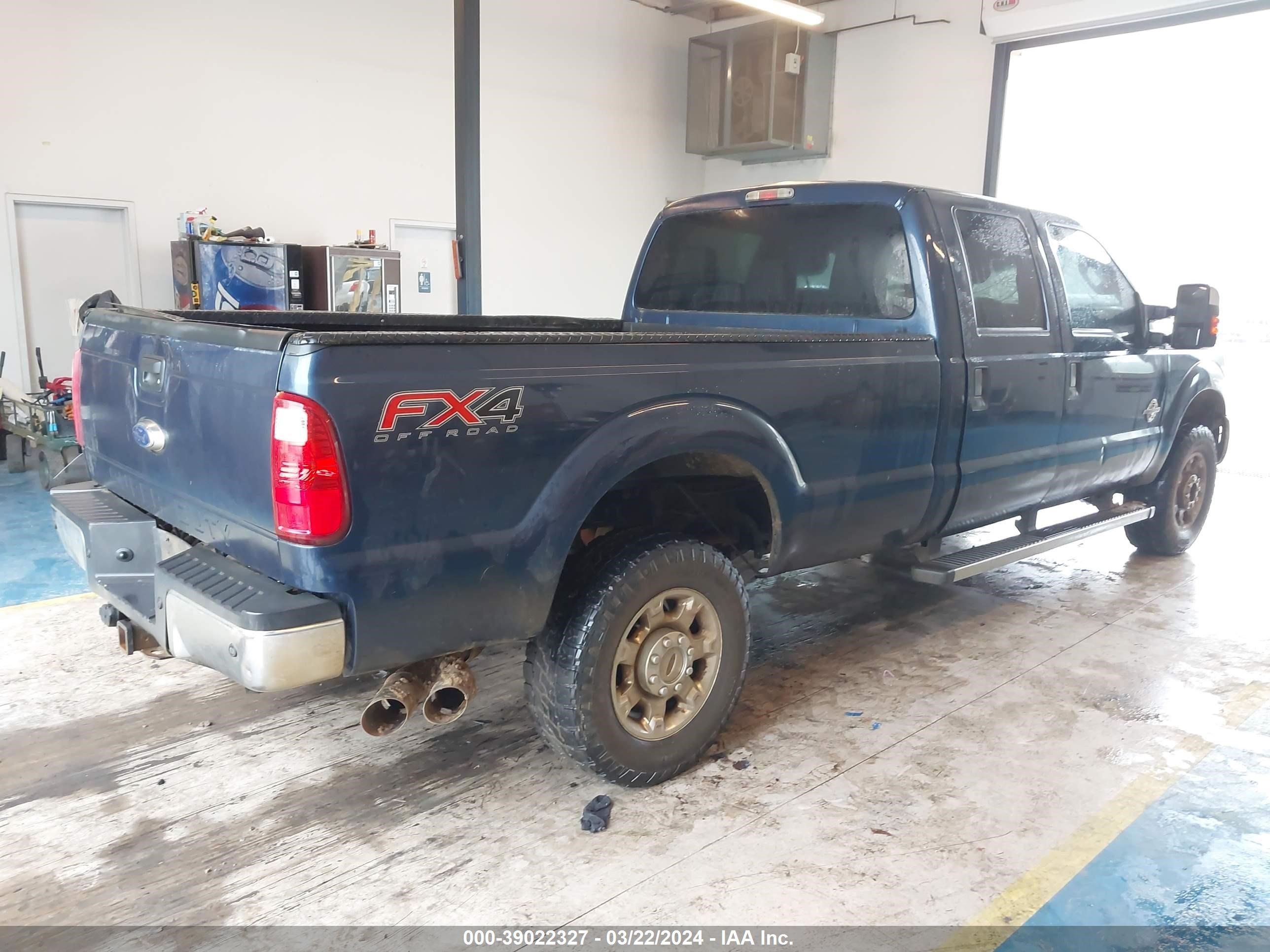 Photo 3 VIN: 1FT8W3BT0DEB17967 - FORD F350 