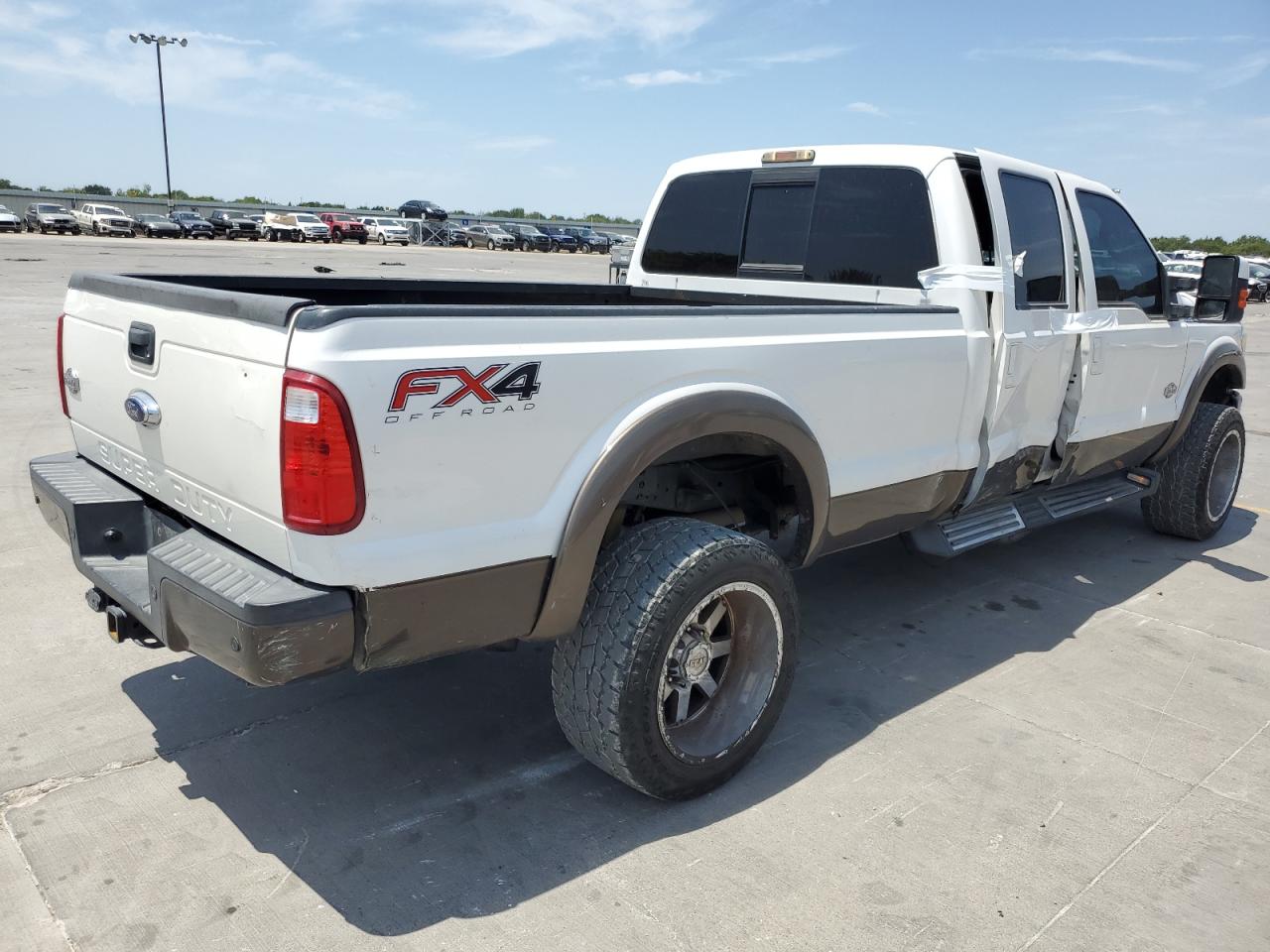 Photo 2 VIN: 1FT8W3BT0FEC78788 - FORD F350 