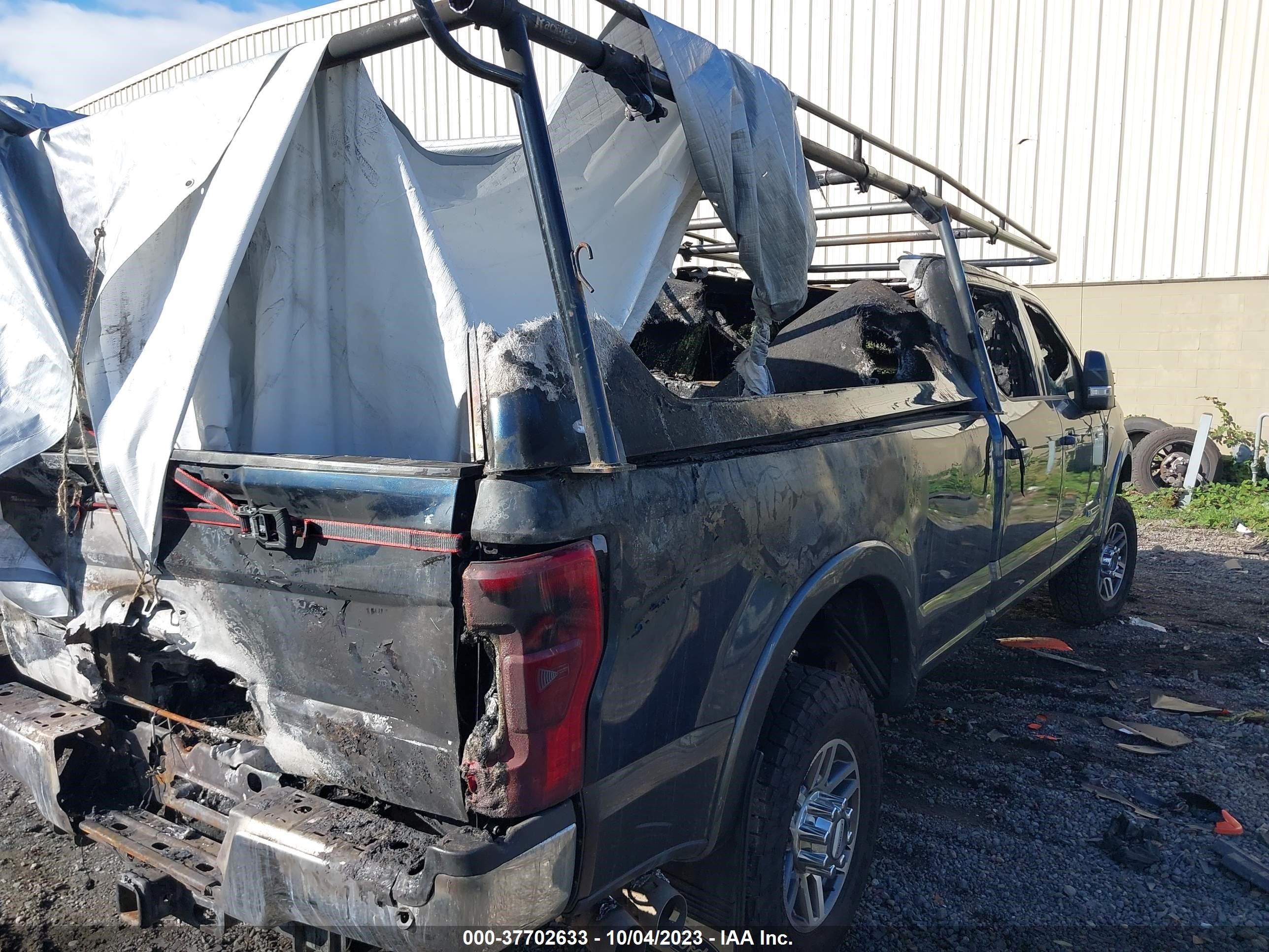 Photo 3 VIN: 1FT8W3BT0HED58580 - FORD F350 