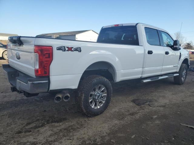 Photo 2 VIN: 1FT8W3BT0JEC44181 - FORD F350 