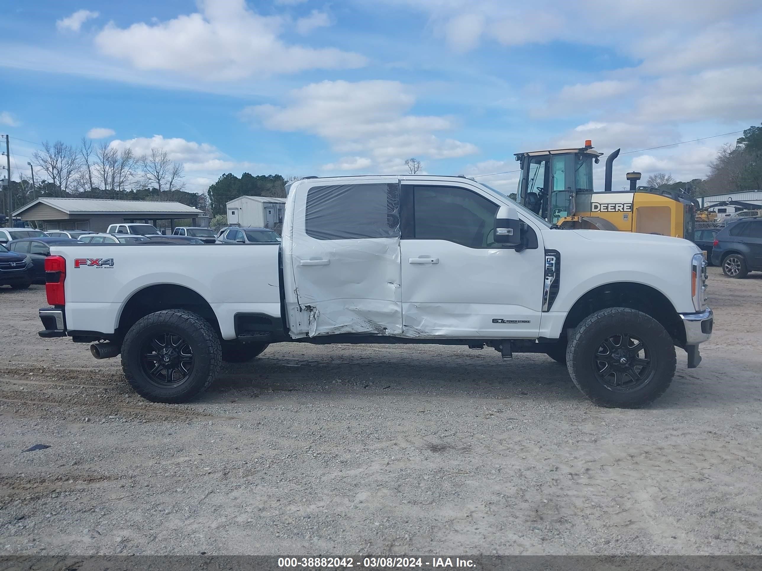 Photo 14 VIN: 1FT8W3BT0PEC18902 - FORD F350 