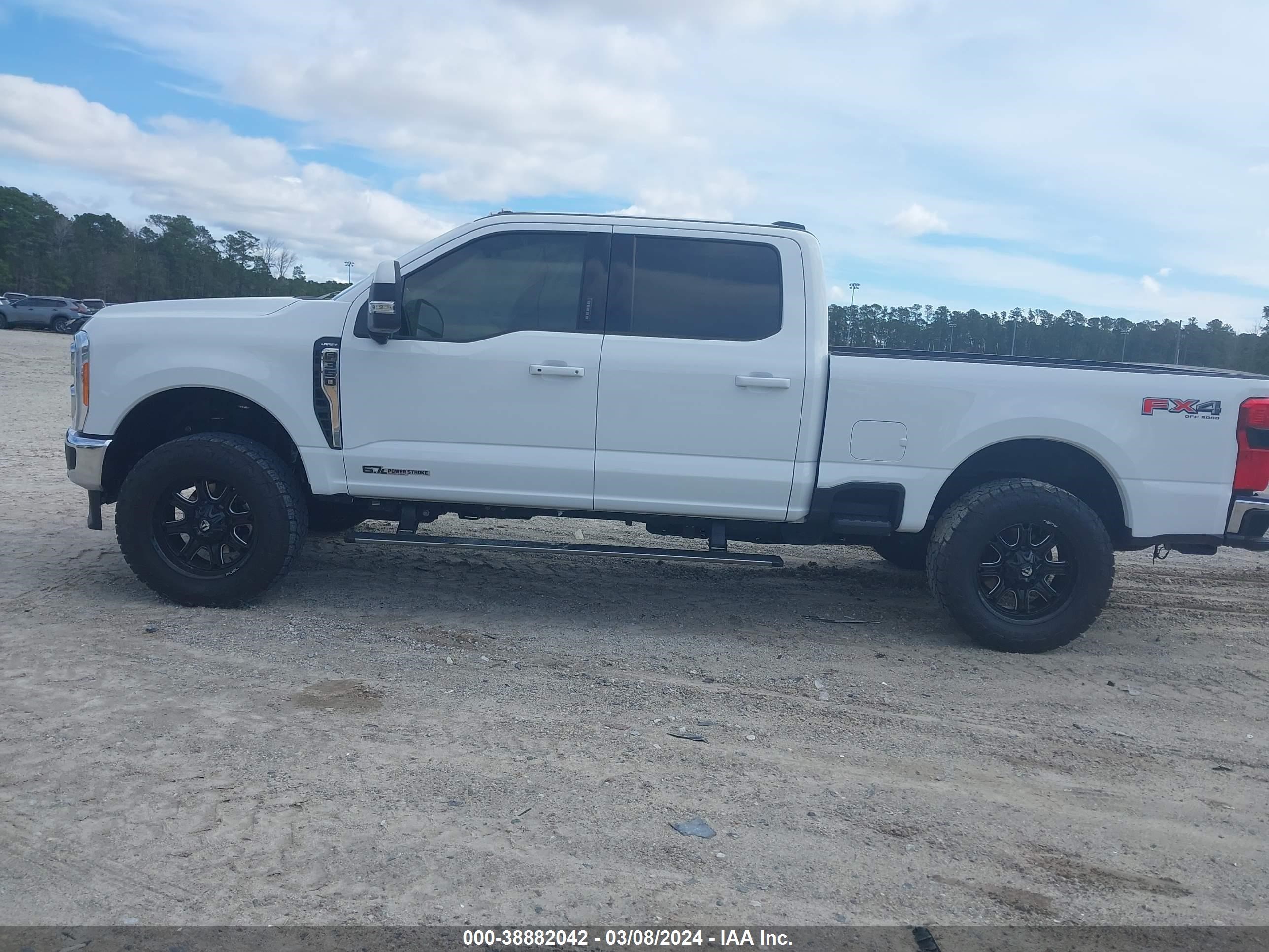 Photo 15 VIN: 1FT8W3BT0PEC18902 - FORD F350 