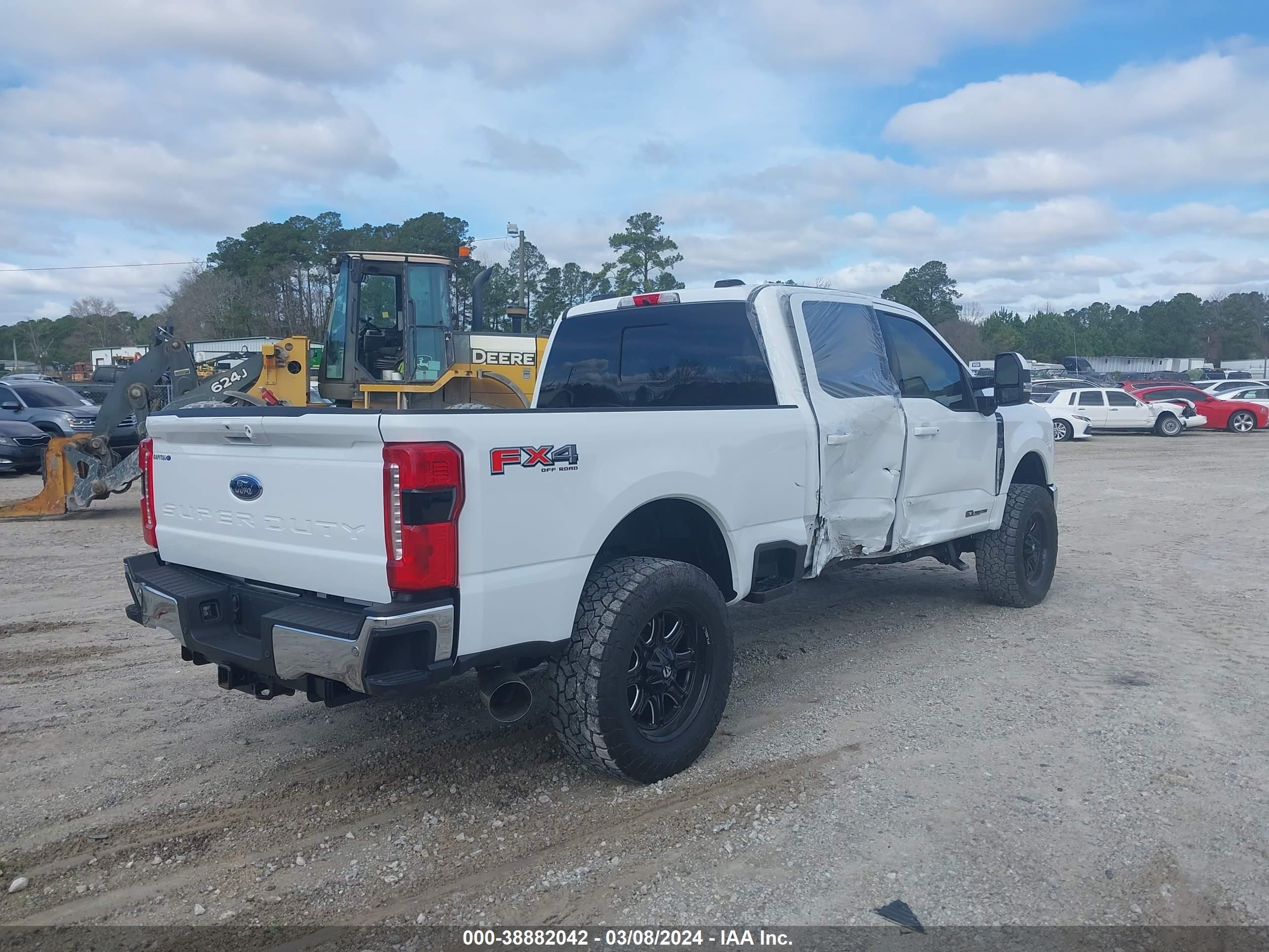 Photo 3 VIN: 1FT8W3BT0PEC18902 - FORD F350 