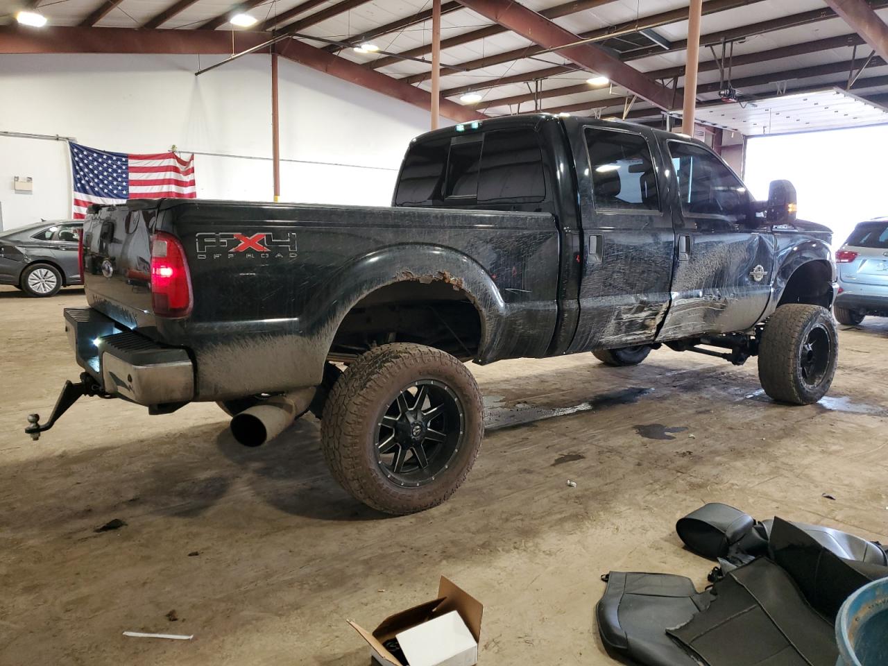 Photo 2 VIN: 1FT8W3BT1BEB12080 - FORD F350 