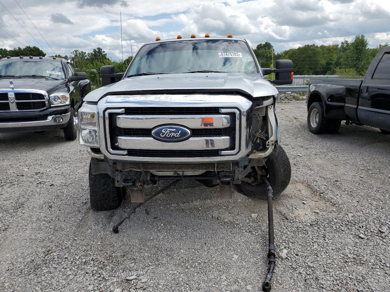 Photo 4 VIN: 1FT8W3BT1BEC80012 - FORD F350 