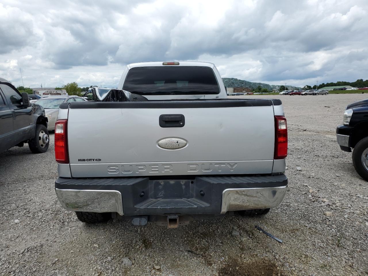 Photo 5 VIN: 1FT8W3BT1BEC80012 - FORD F350 