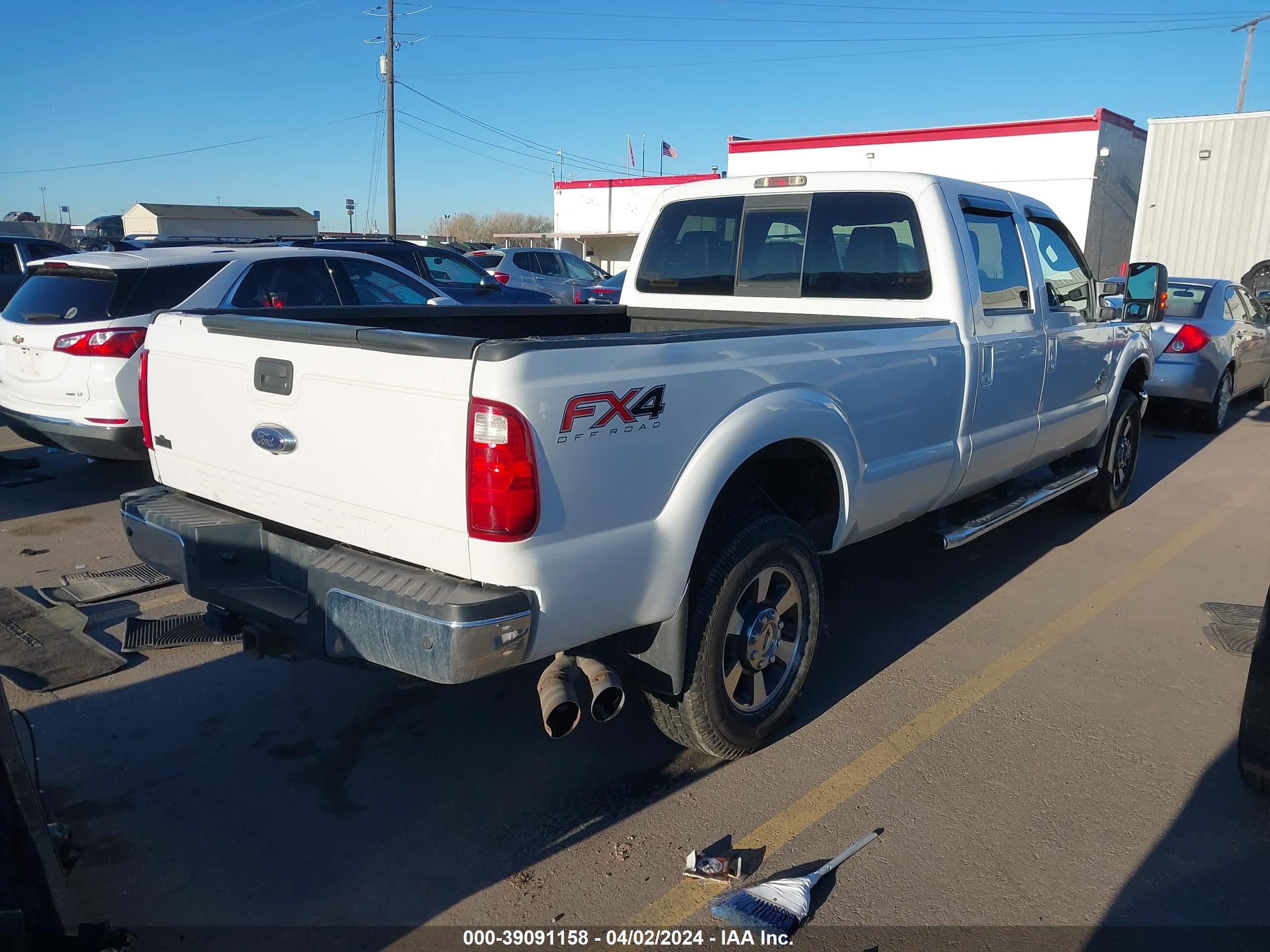 Photo 3 VIN: 1FT8W3BT1DEB62433 - FORD F350 