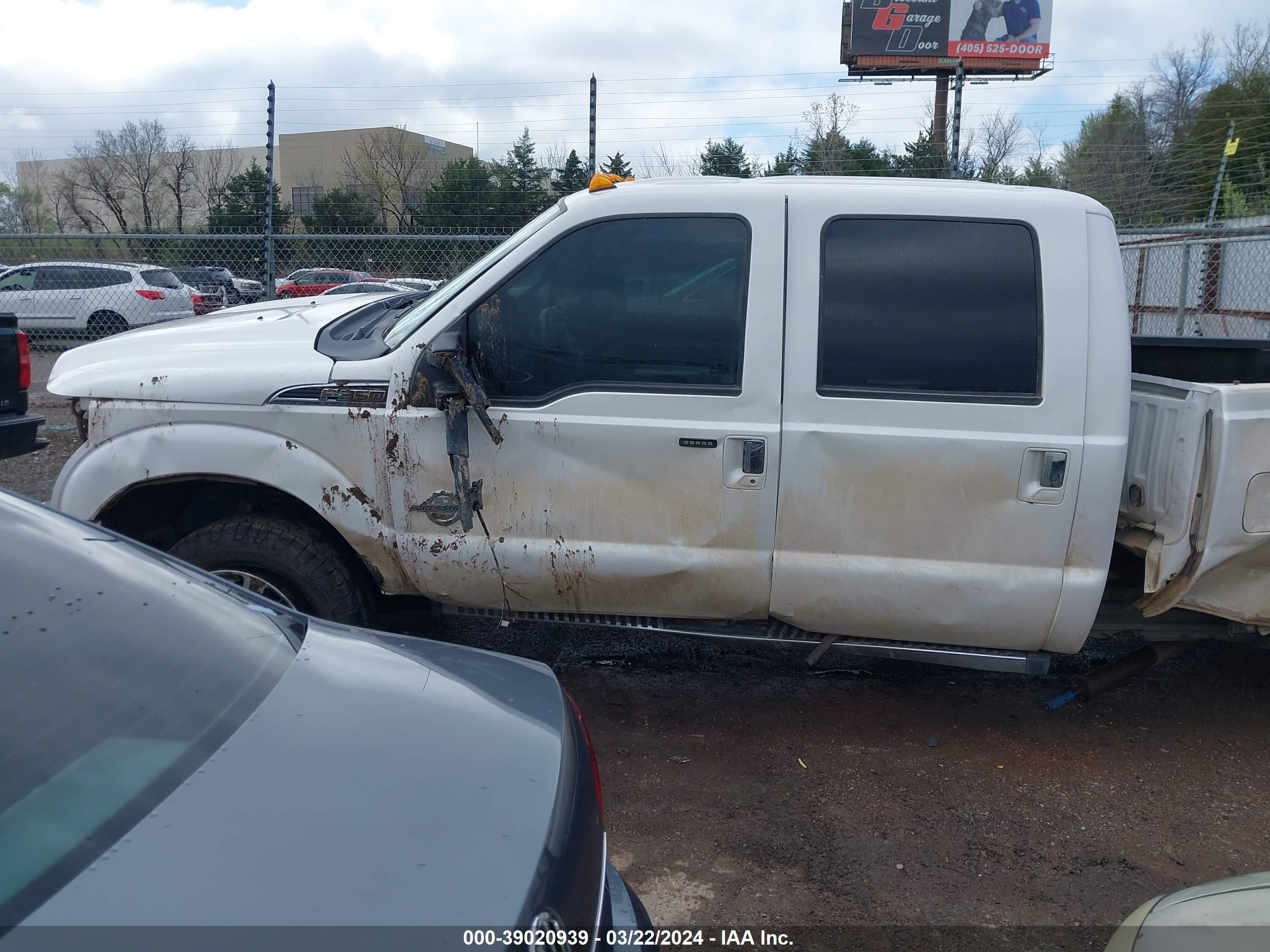 Photo 14 VIN: 1FT8W3BT1FEB60233 - FORD F350 