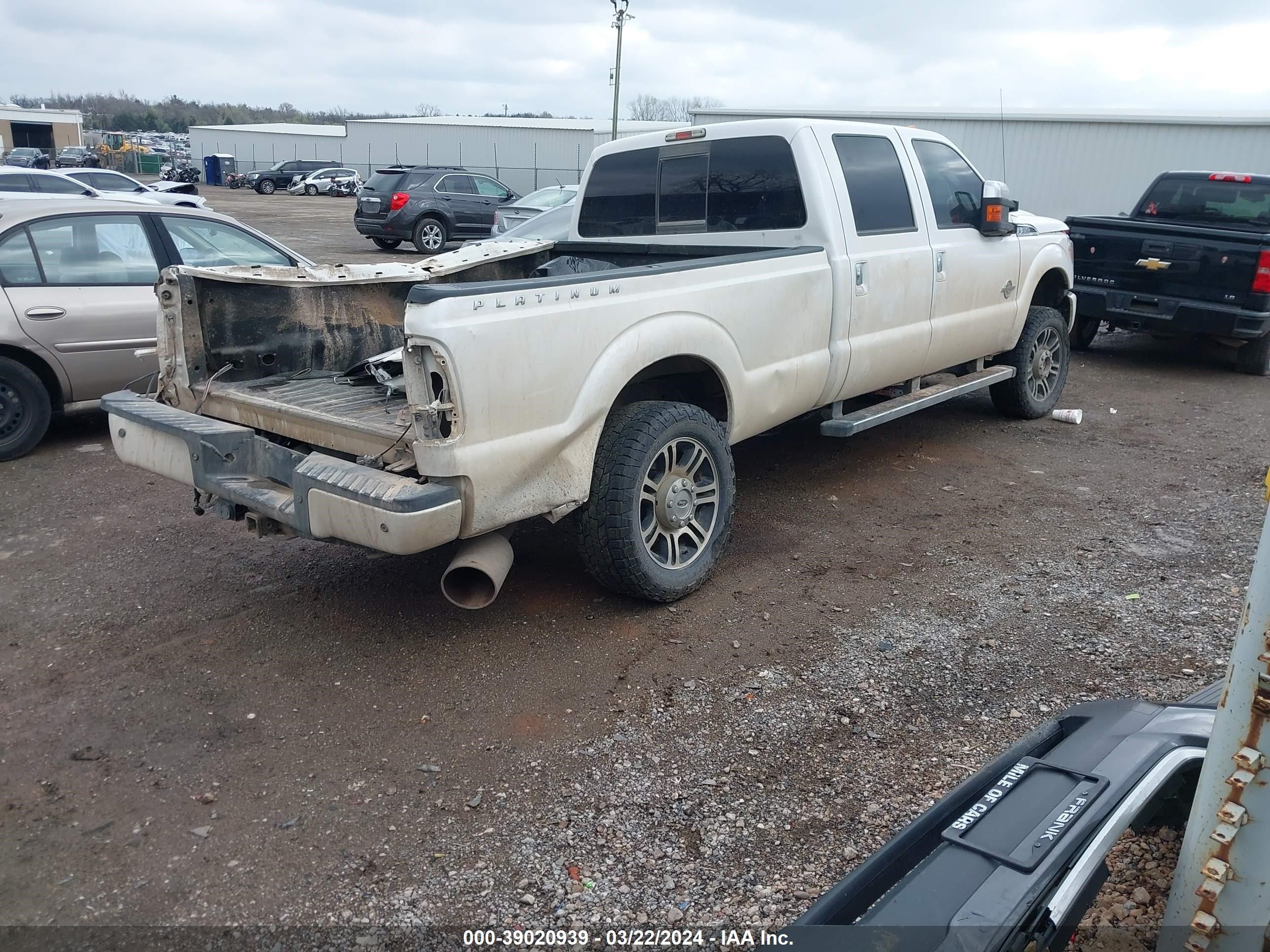 Photo 3 VIN: 1FT8W3BT1FEB60233 - FORD F350 